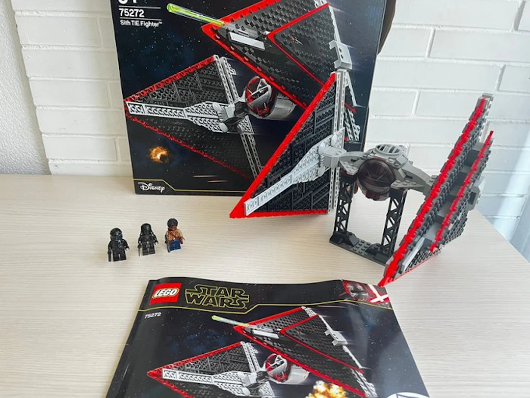 LEGO Set - 75272 - Star Wars - Sith TIE Fighter