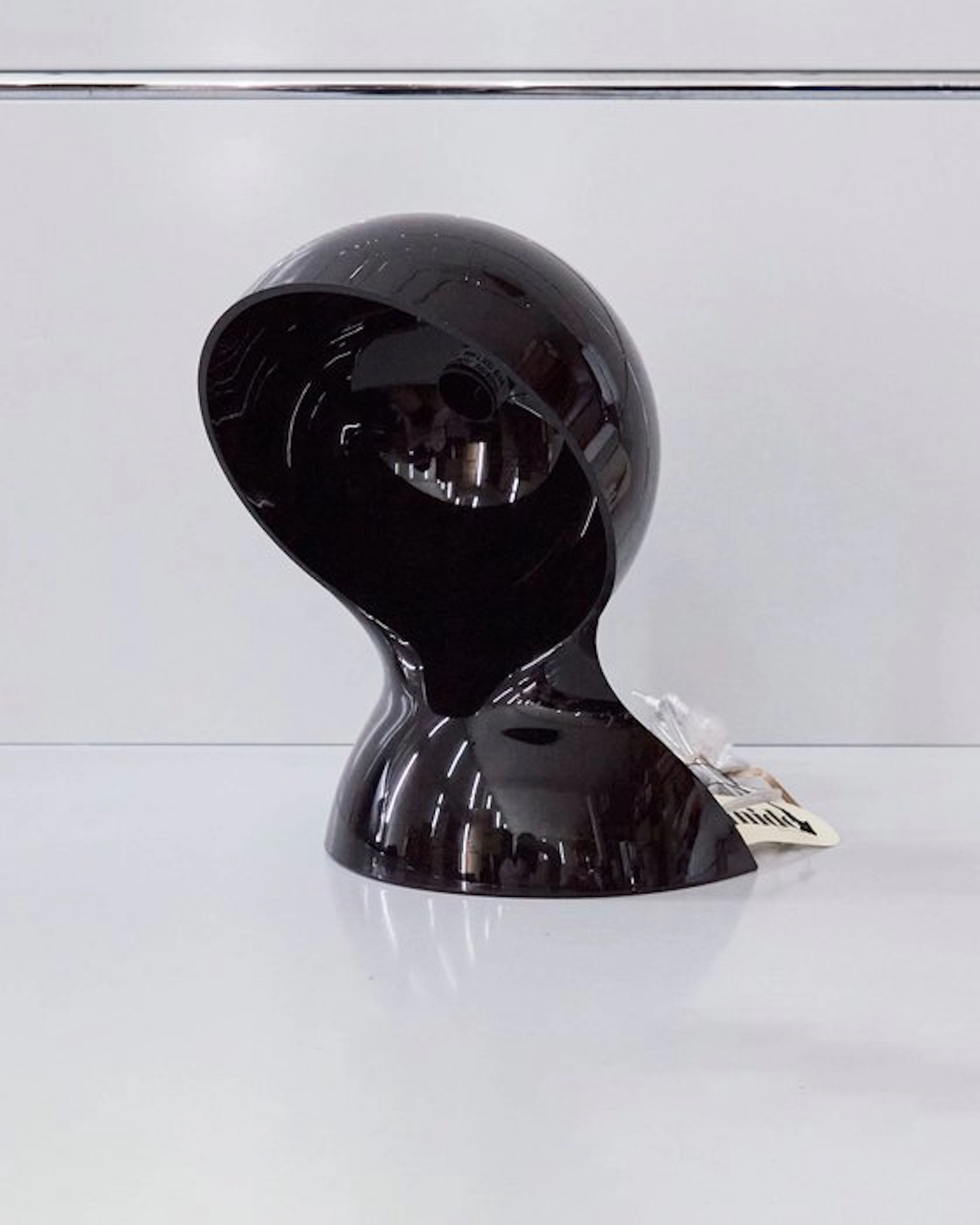 Artemide - Vico Magistretti - Table lamp - Dalù - Black - Plastic
