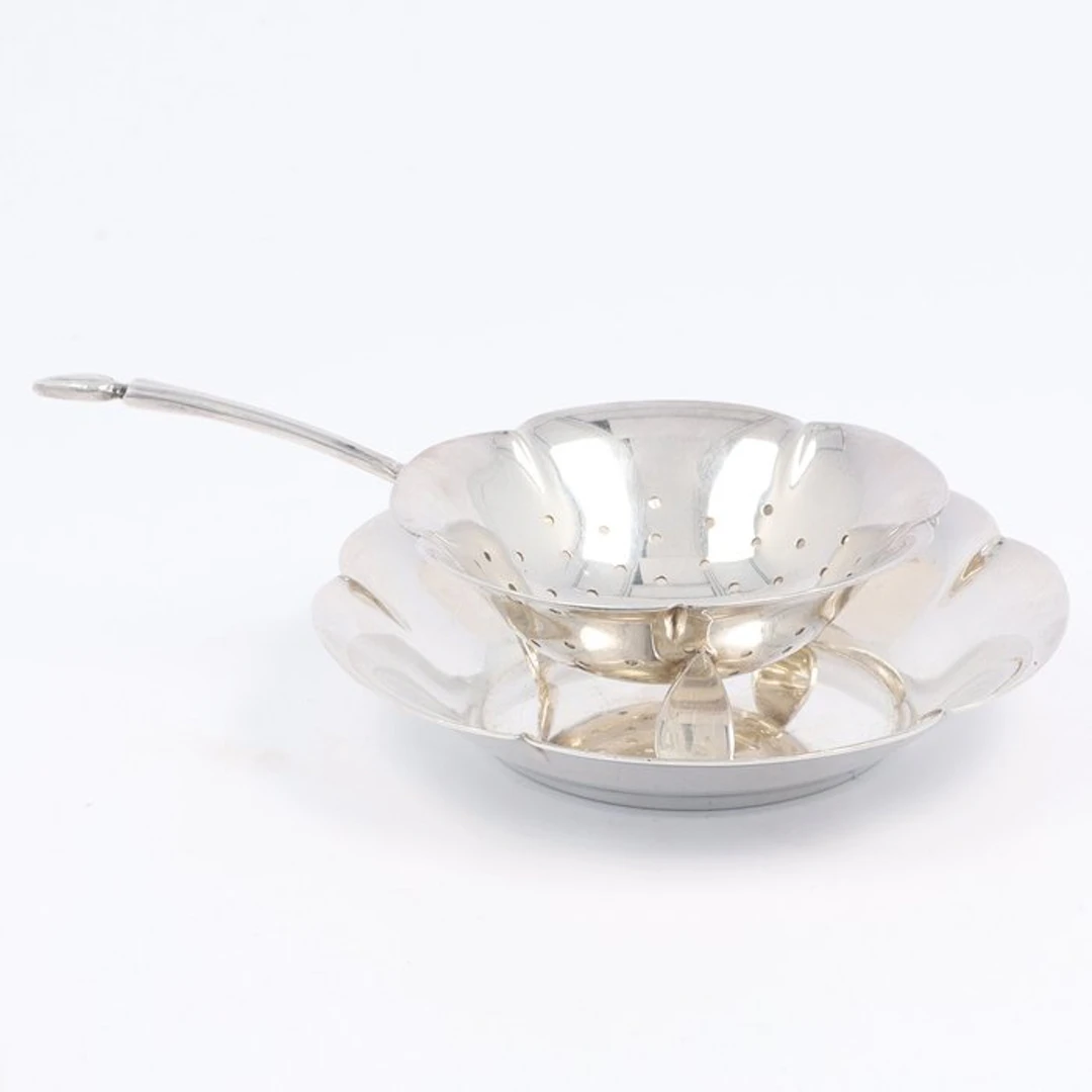 van Kempen & Begeer. Theezeef & uitlekbak. - Tea service - .835 silver