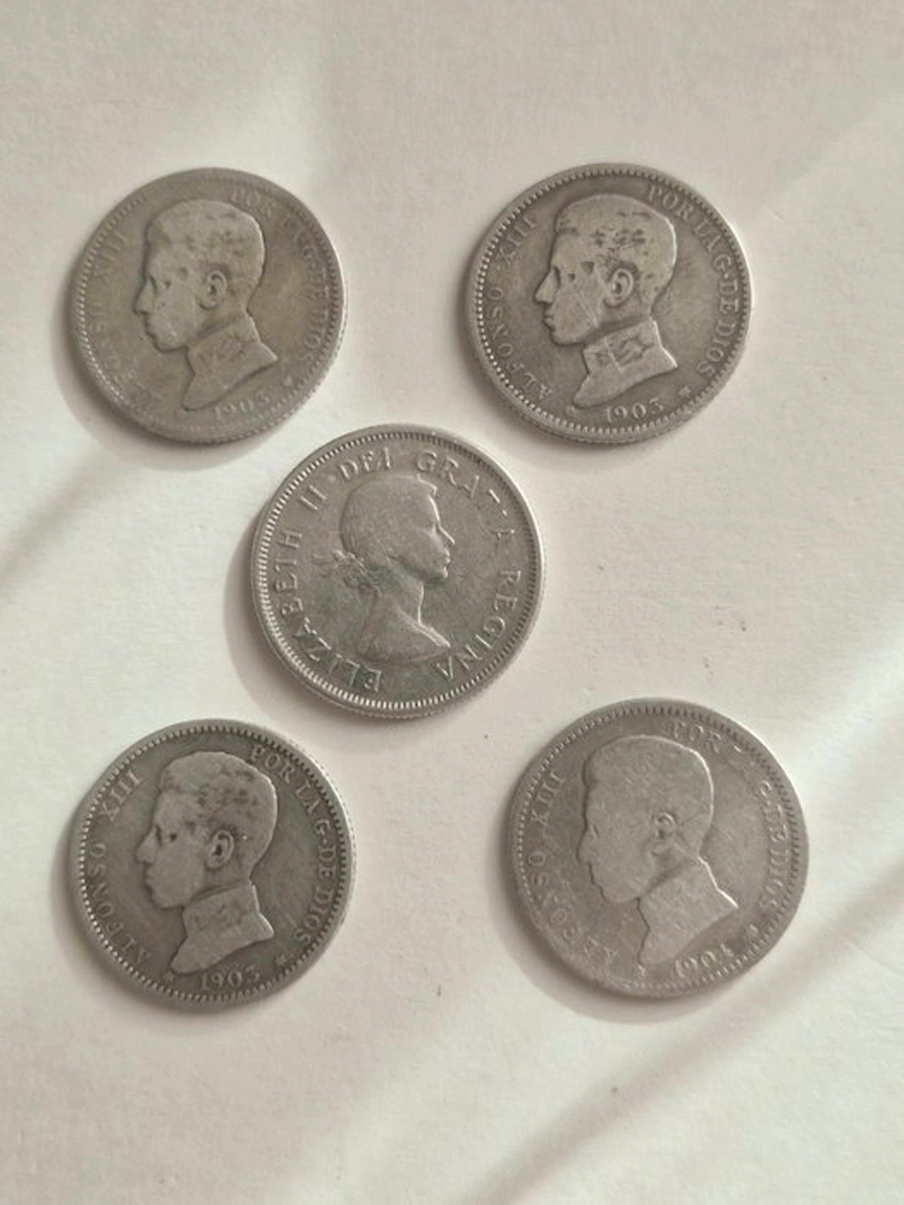 Spain, Canada. Lot of 5 silver coins (No reserve price)