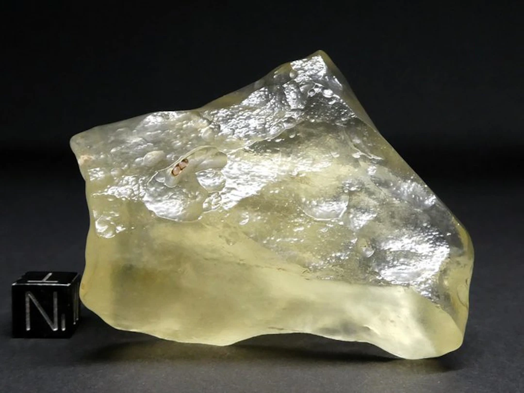 Libyan Desert Glass gem quality - 85.6 g
