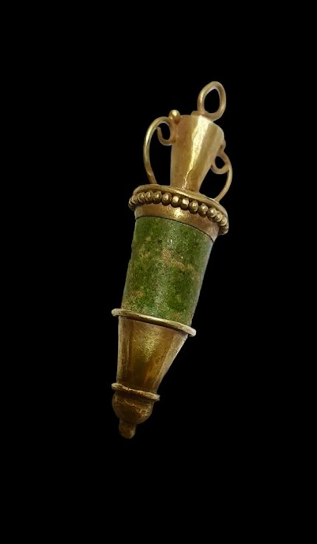 Late Roman/Early Byzantine Gold Gold pendant for holding amulets - 4.5 cm