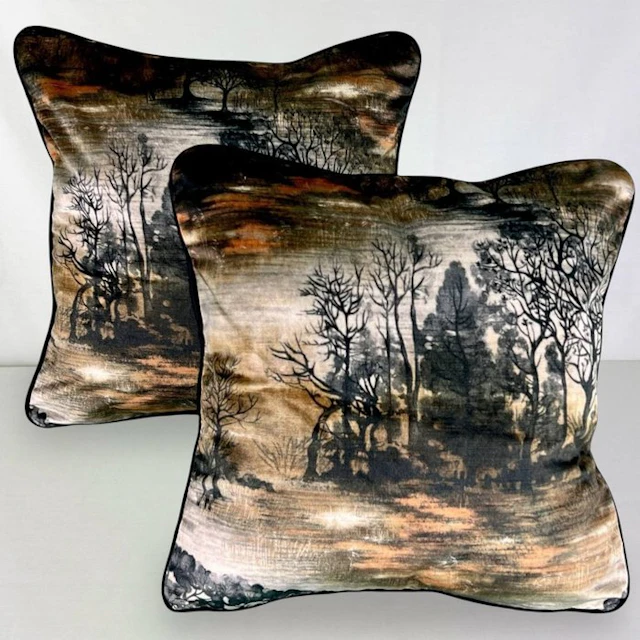 JANE CHURCHILL -New set of two - Cushion