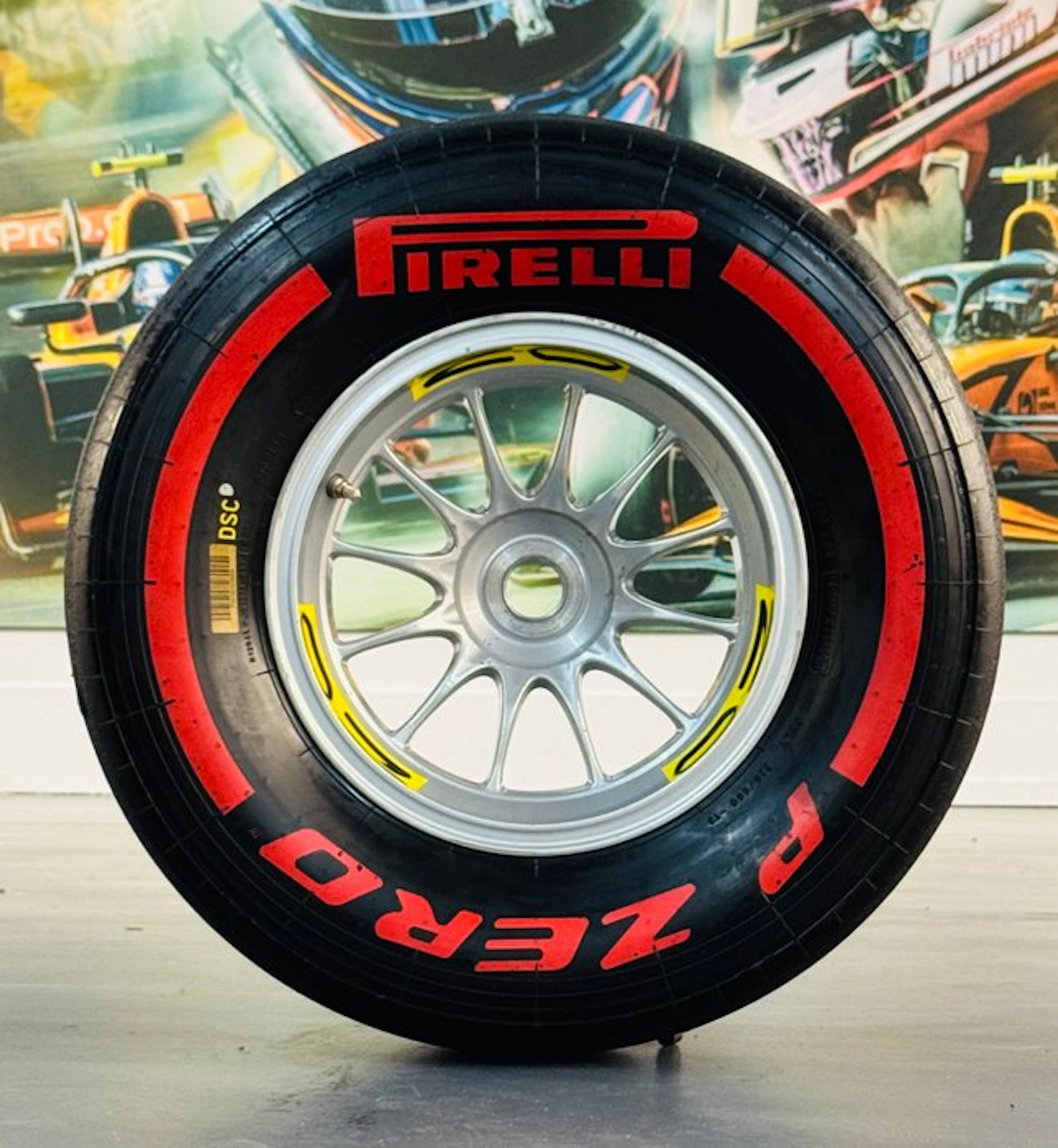 Tyre complete on wheel - Pirelli - O.Z - Formule 1