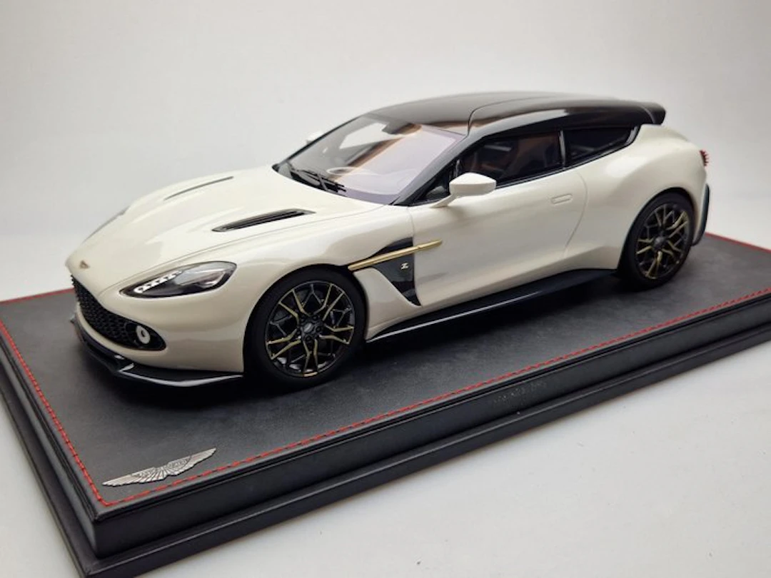 211-TwoEleven 1:18 - Model car - Aston Martin Zagato...