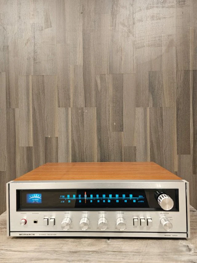 Monarch - 5300 Solid state integrated amplifier