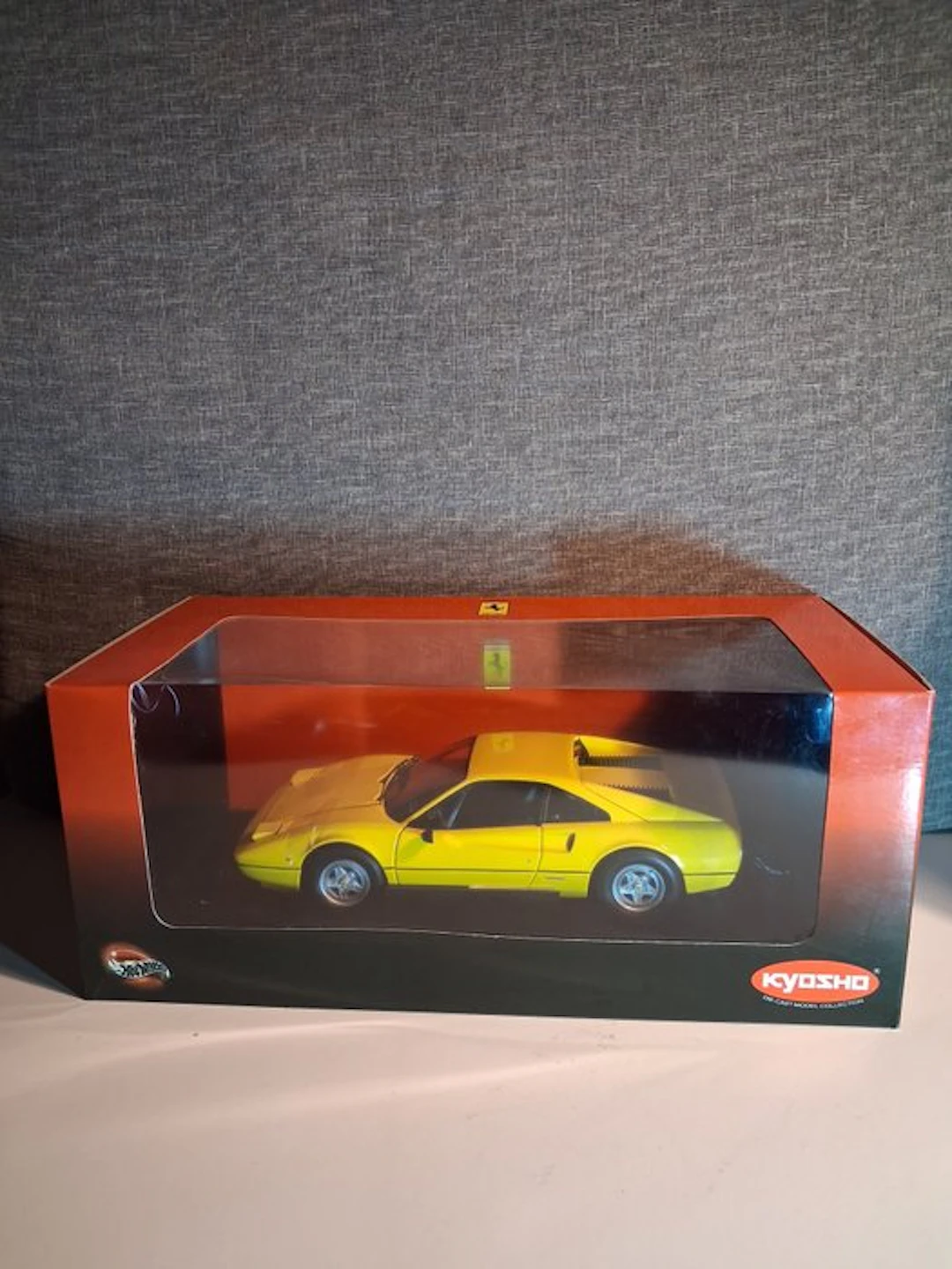 Kyosho 1:18 - Model car - Ferrari 308 GTB (1976)