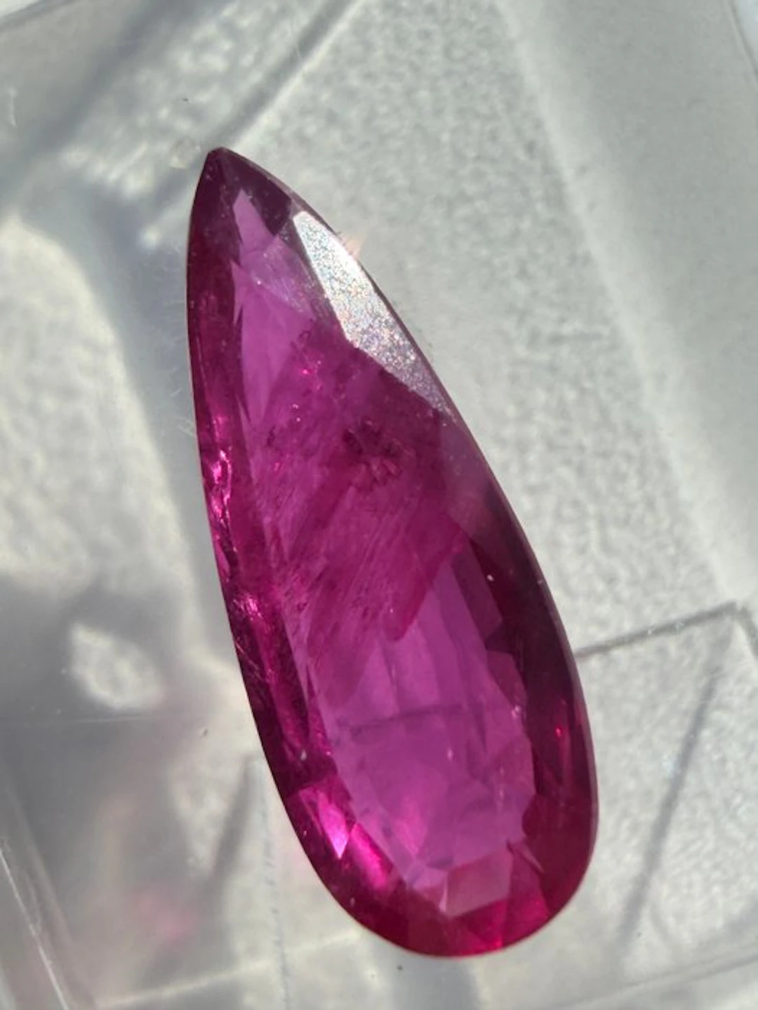 Pink, Purple Sapphire - 1.52 ct - Antwerp Laboratory for...