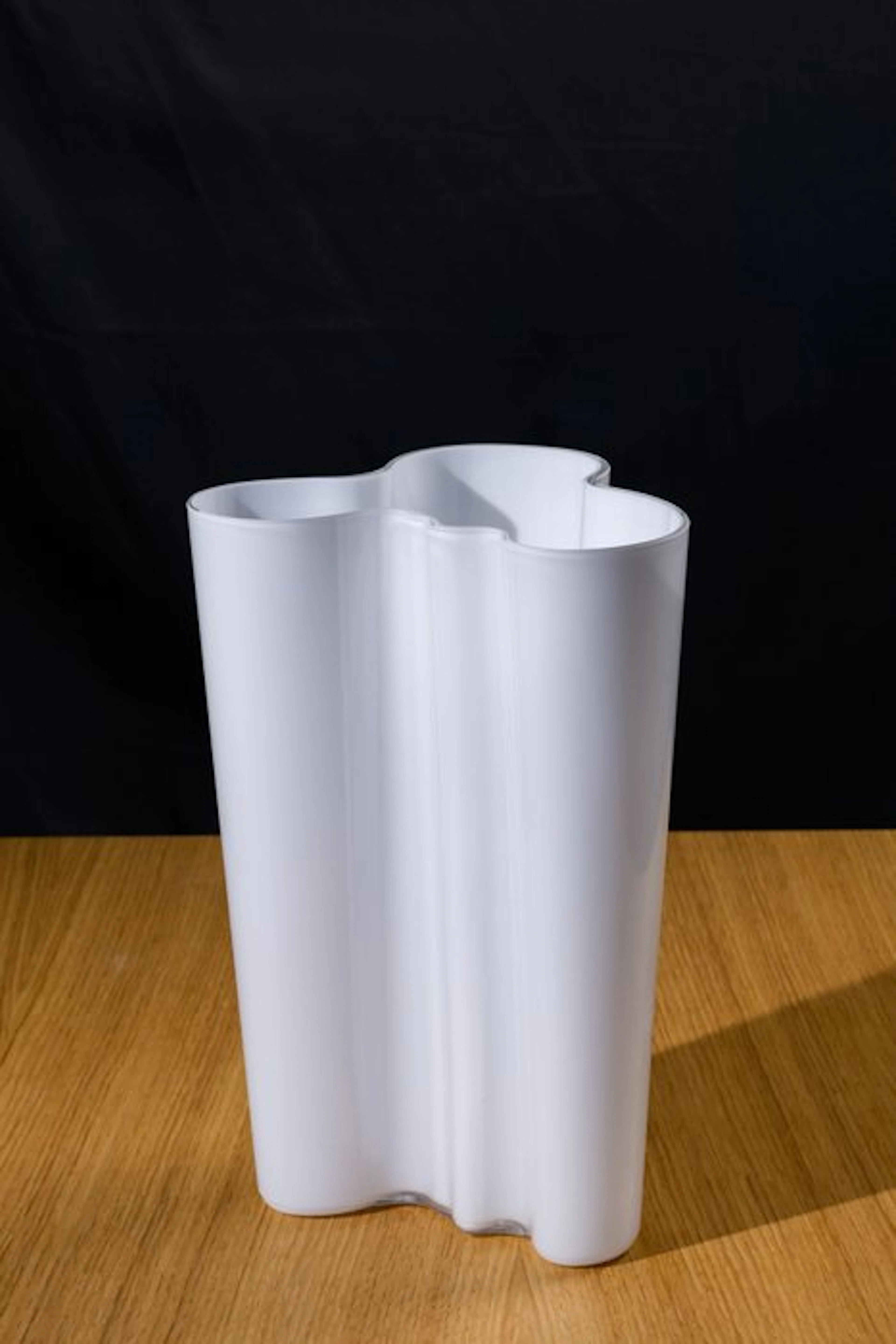 Iittala - Alvar Aalto - Vase - Savoy 251mm - White - Glass
