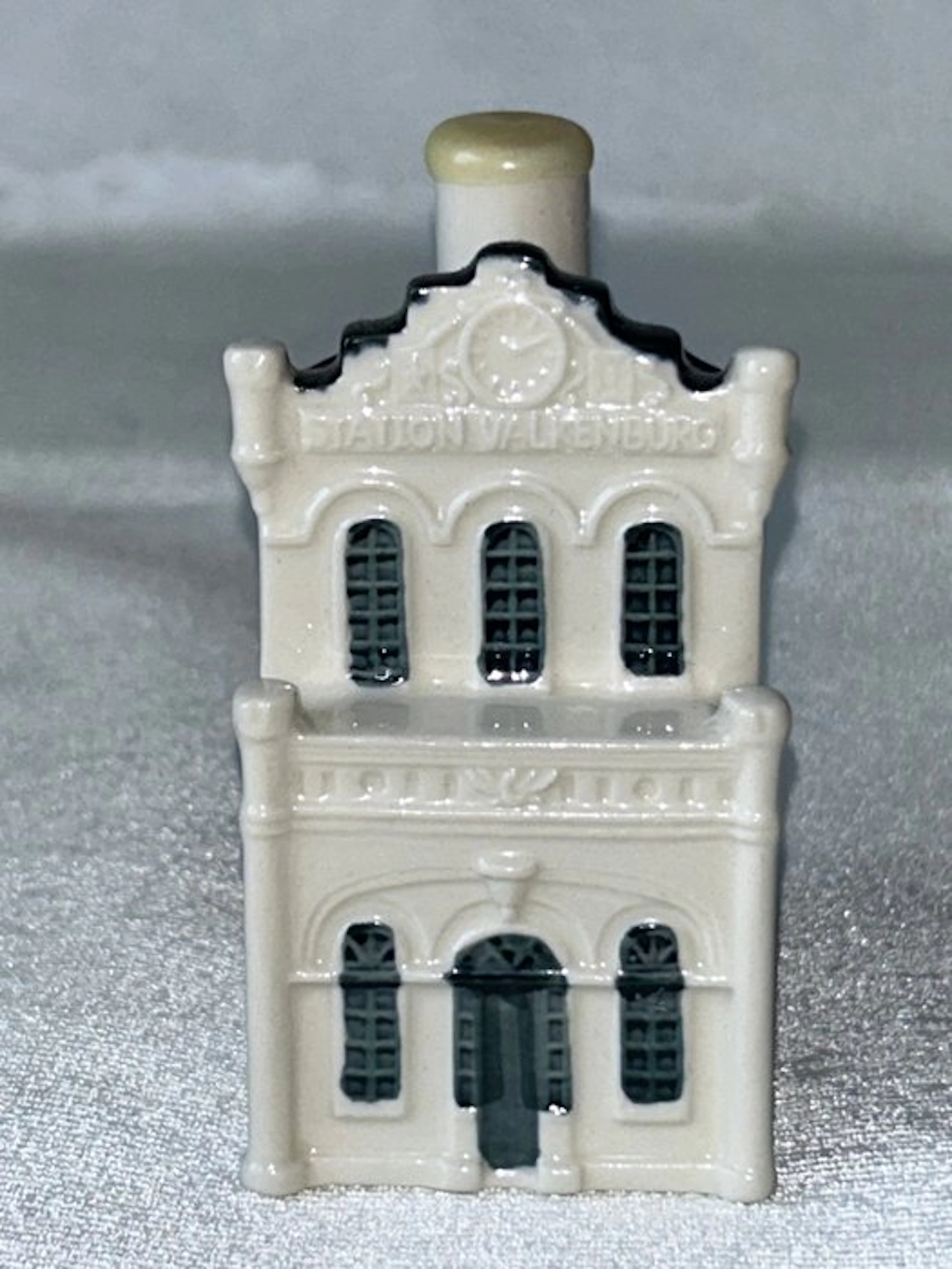 Miniature house - Bols voor KLM - House number 104...