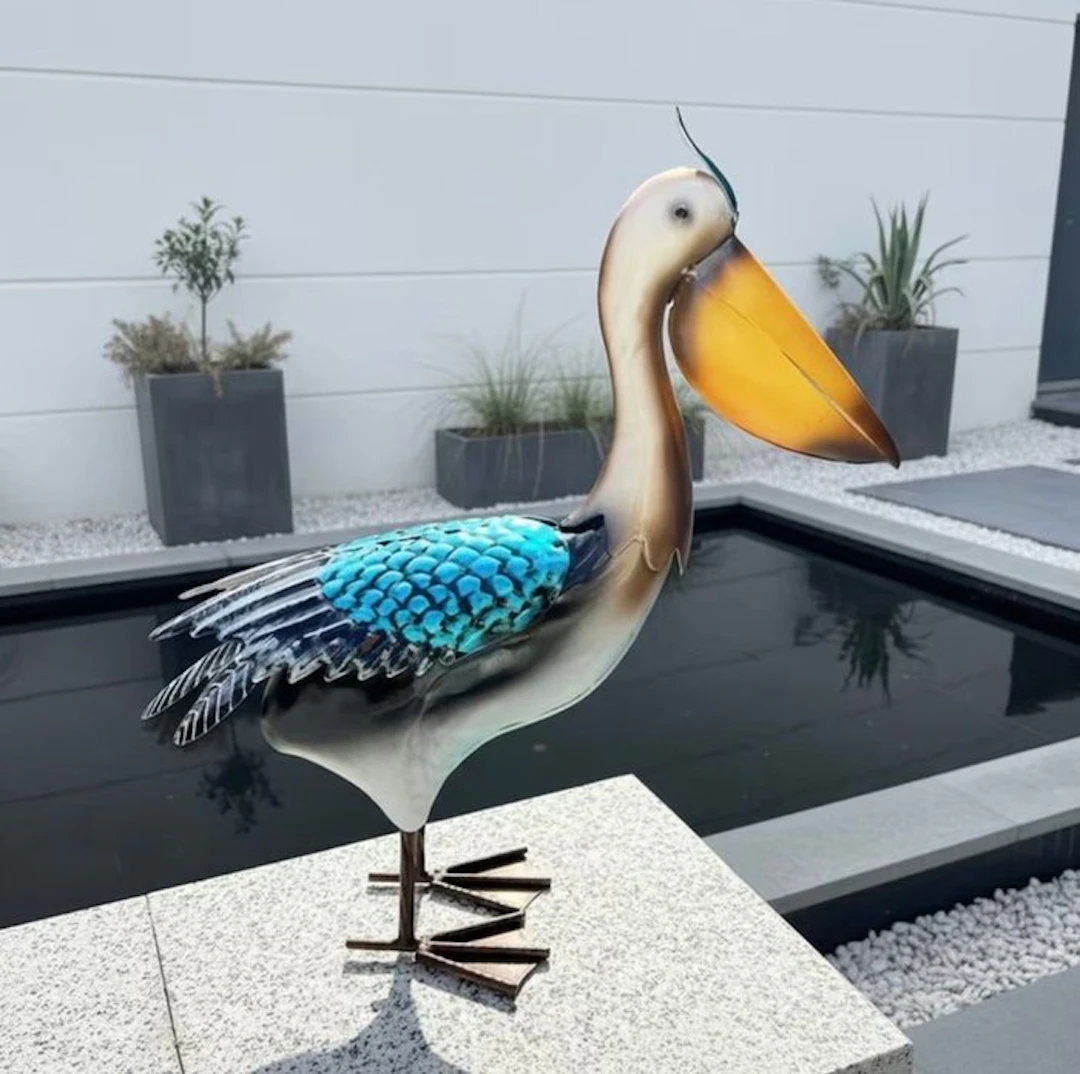 Figure - Metal pelican garden sculpture - Metal