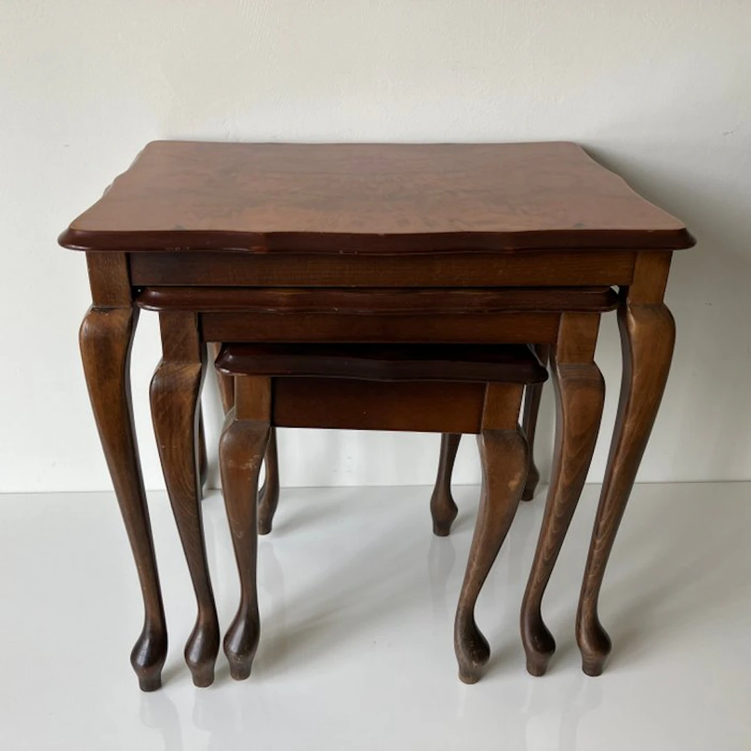 Nesting tables (3) - Walnut