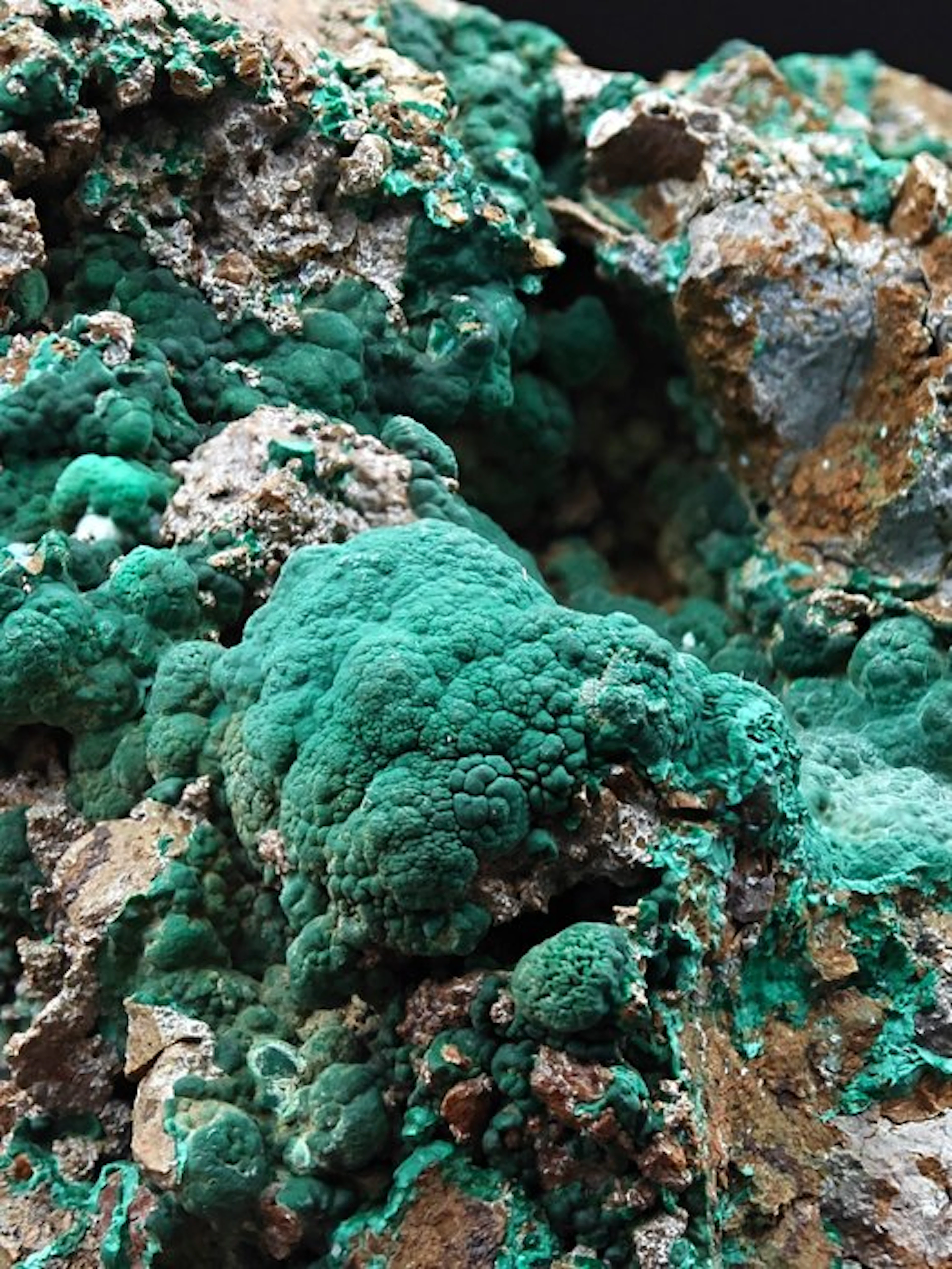 Green Malachite Aesthetics Mammellonare