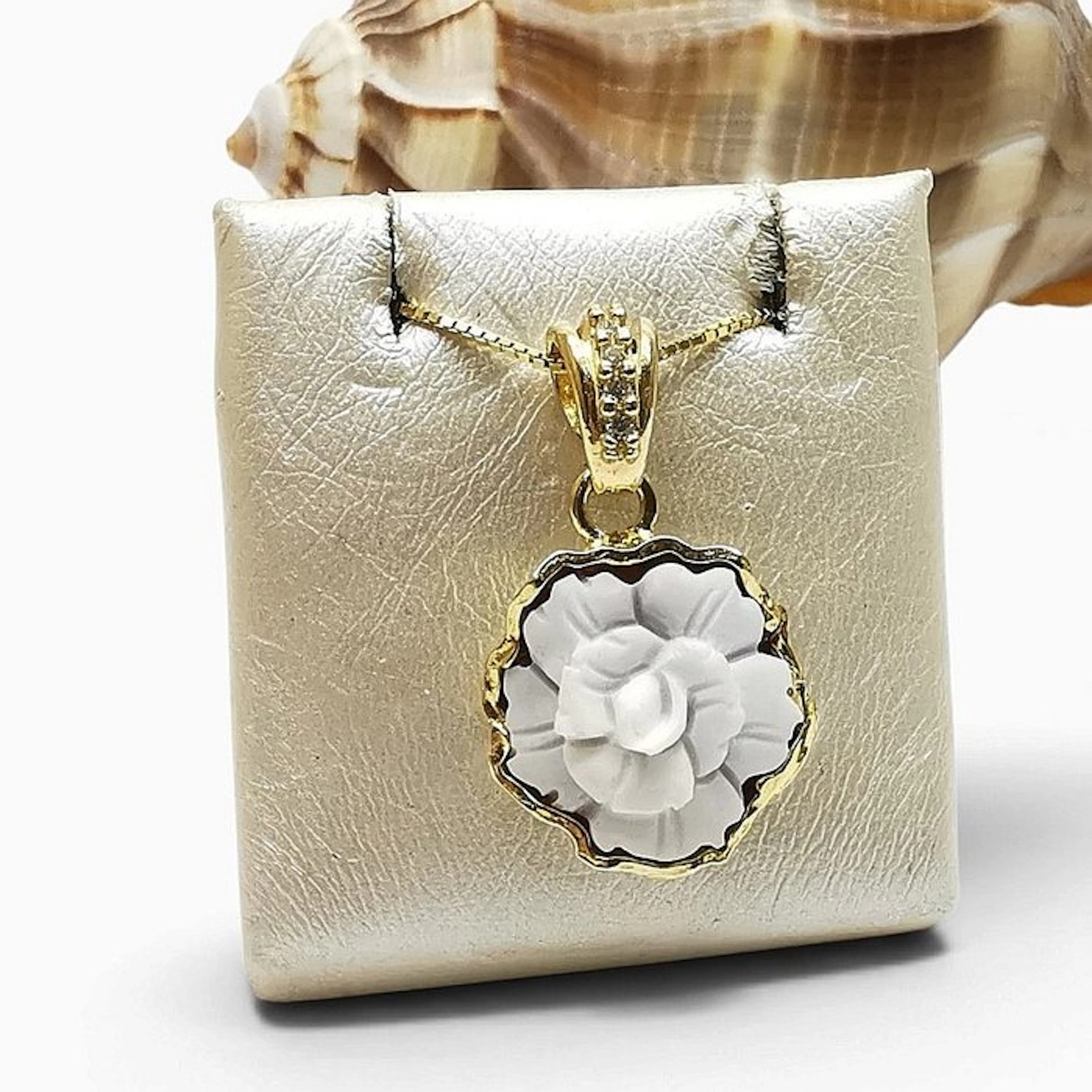 Sterling Silver 925 - Necklace with pendant - hand-carved cameo