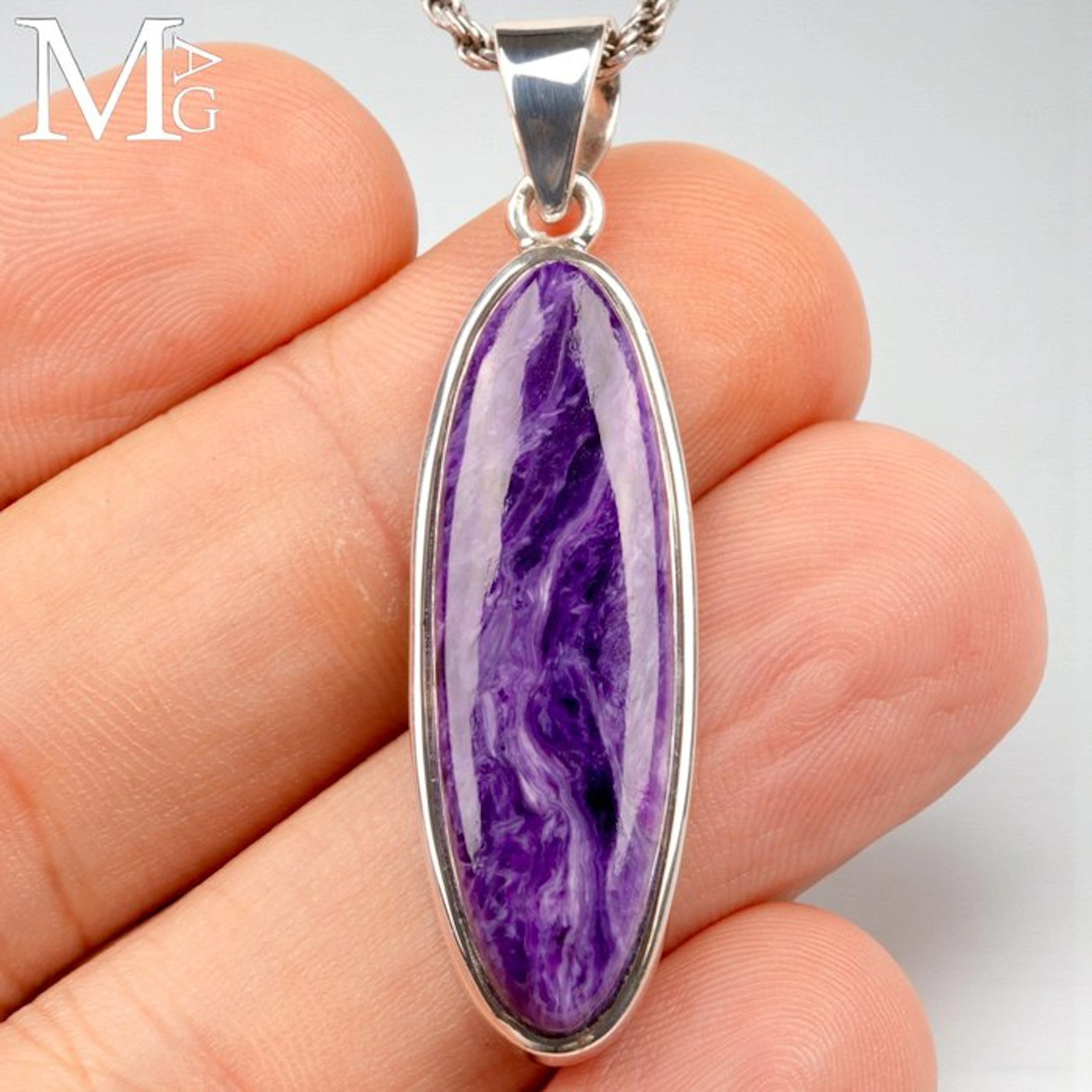 Rare pendant in intense violet Siberian charoite - 925...