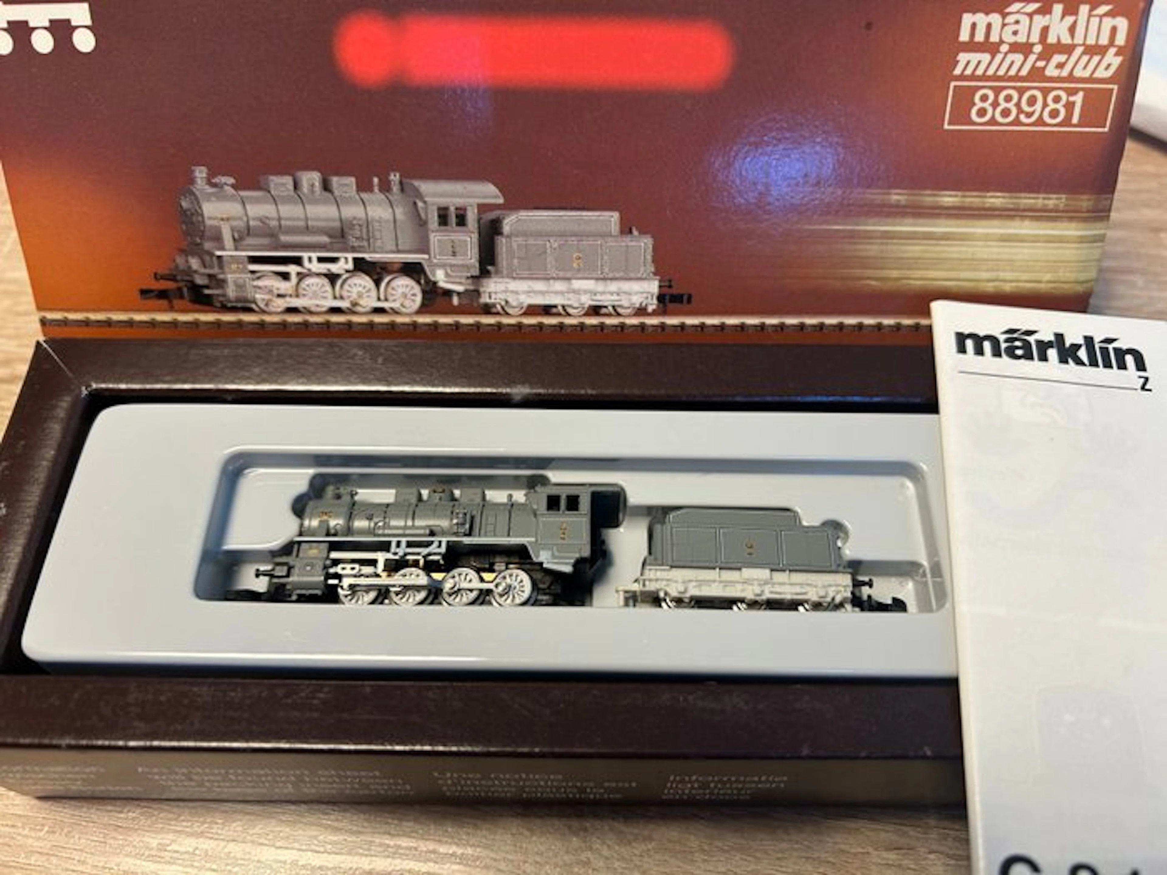Märklin Z - 88981 - Steam locomotive with tender (1)...
