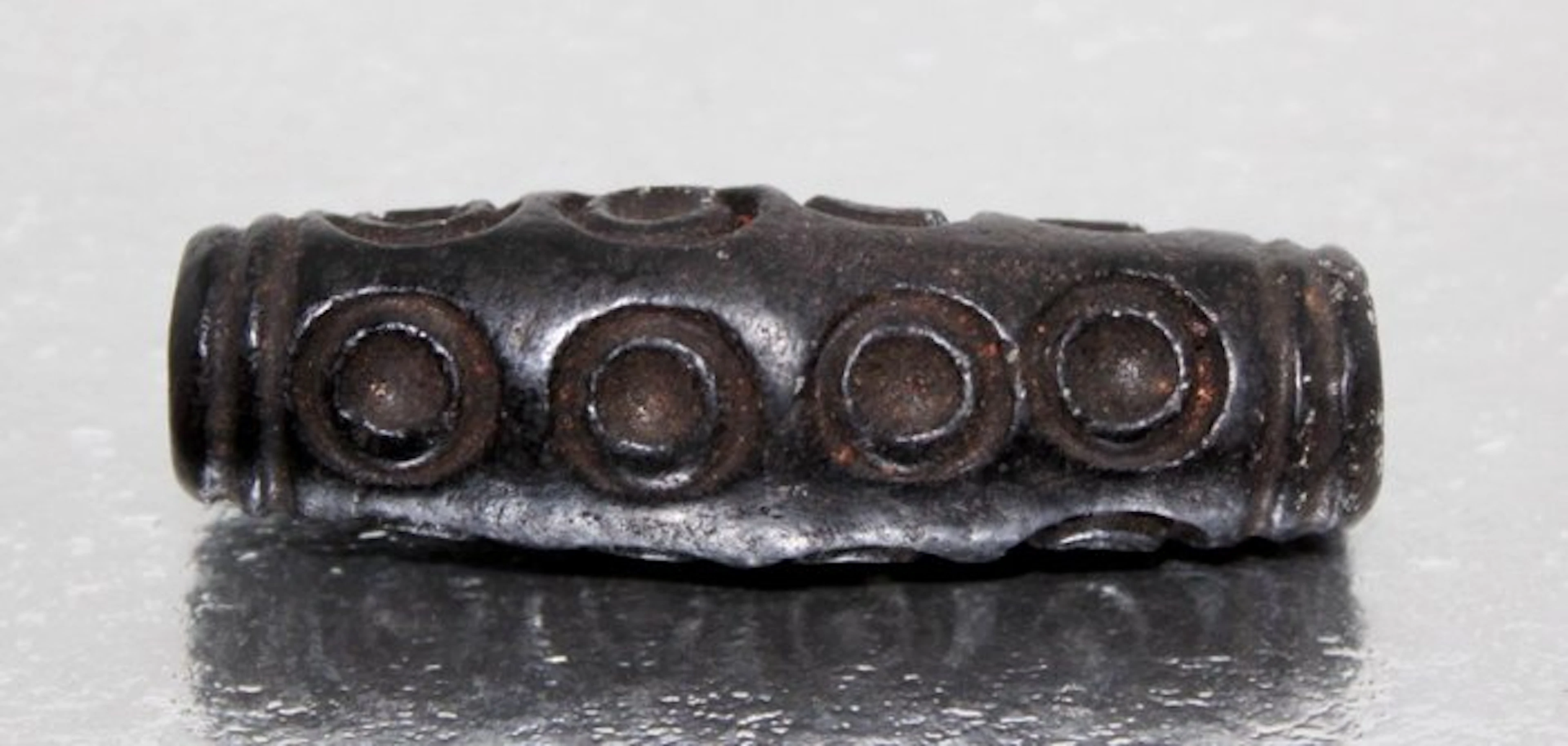 Antique Buddhist Sacred Tibetan magnetic stone DZI bead...