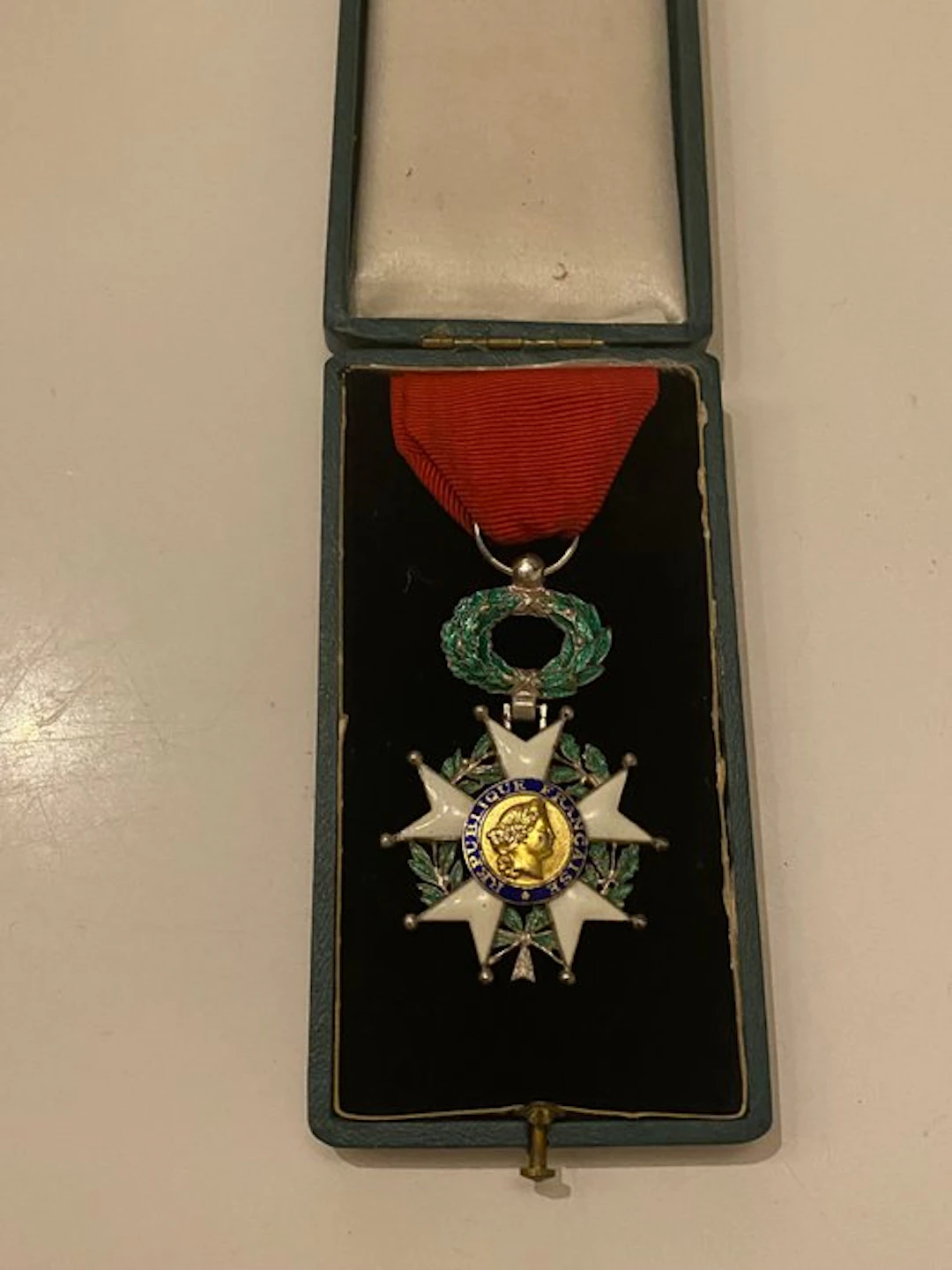 France - Military medal - French knight’s insignia...