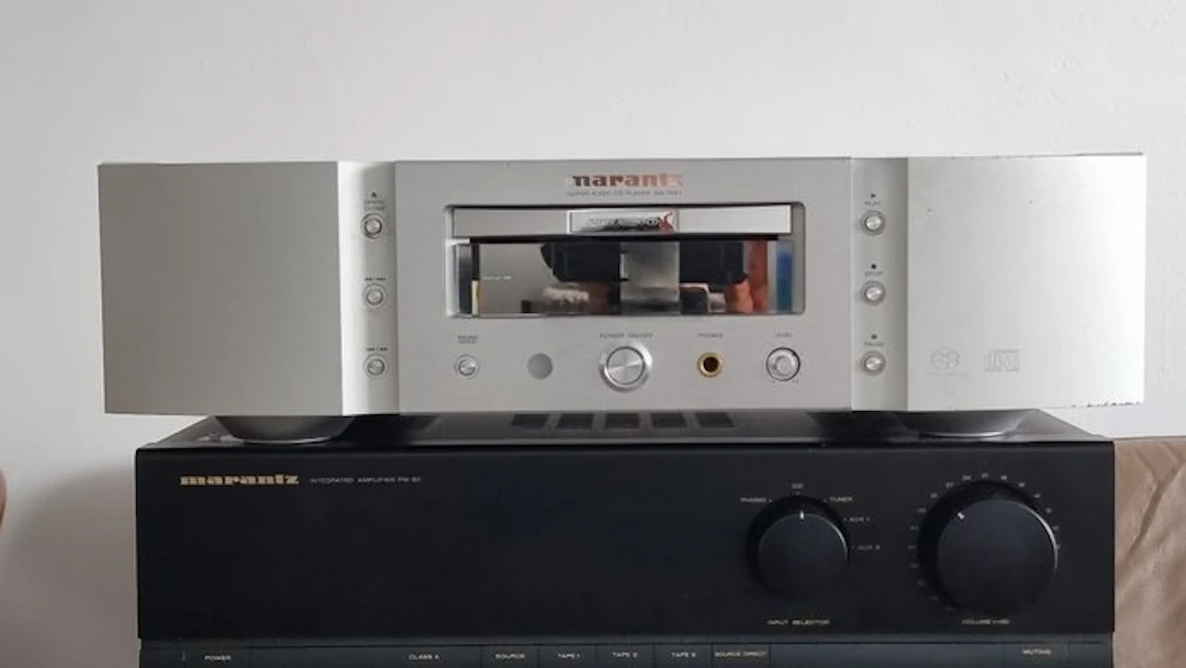 Marantz - SA-15S1 Premium Series Super Audio CD (SACD) / CD player