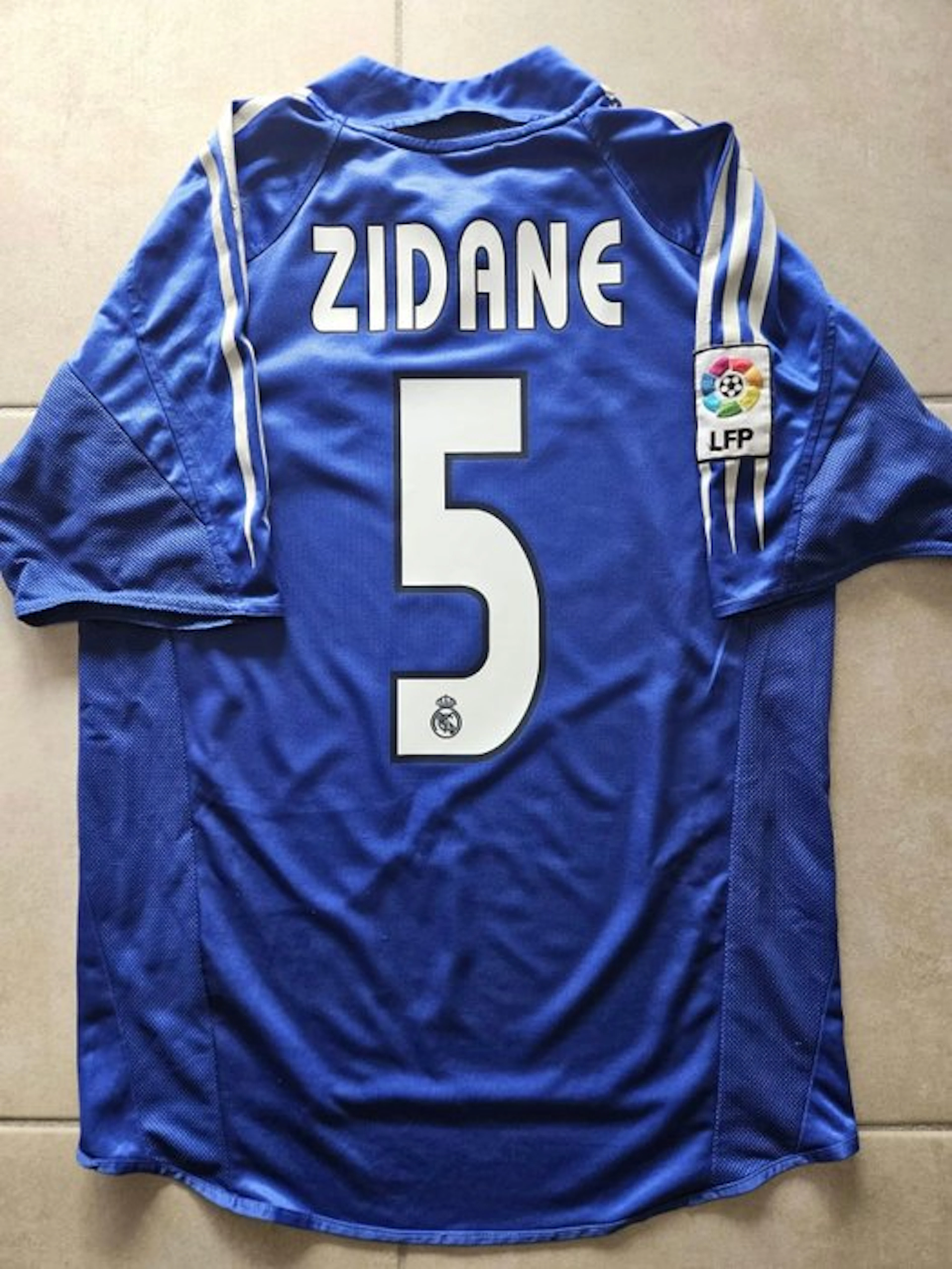 Real Madrid - Spanish Football League - Zinedine Zidane - 2004 - Football shirt