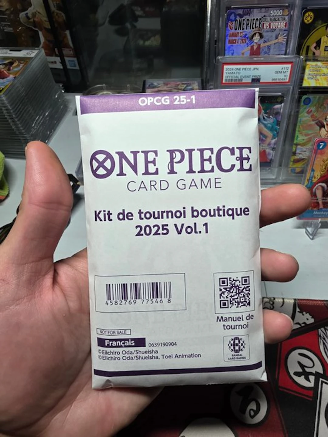 Bandai - 1 Booster pack - One Piece - Kit de tournoi boutique 2025 Vol.1