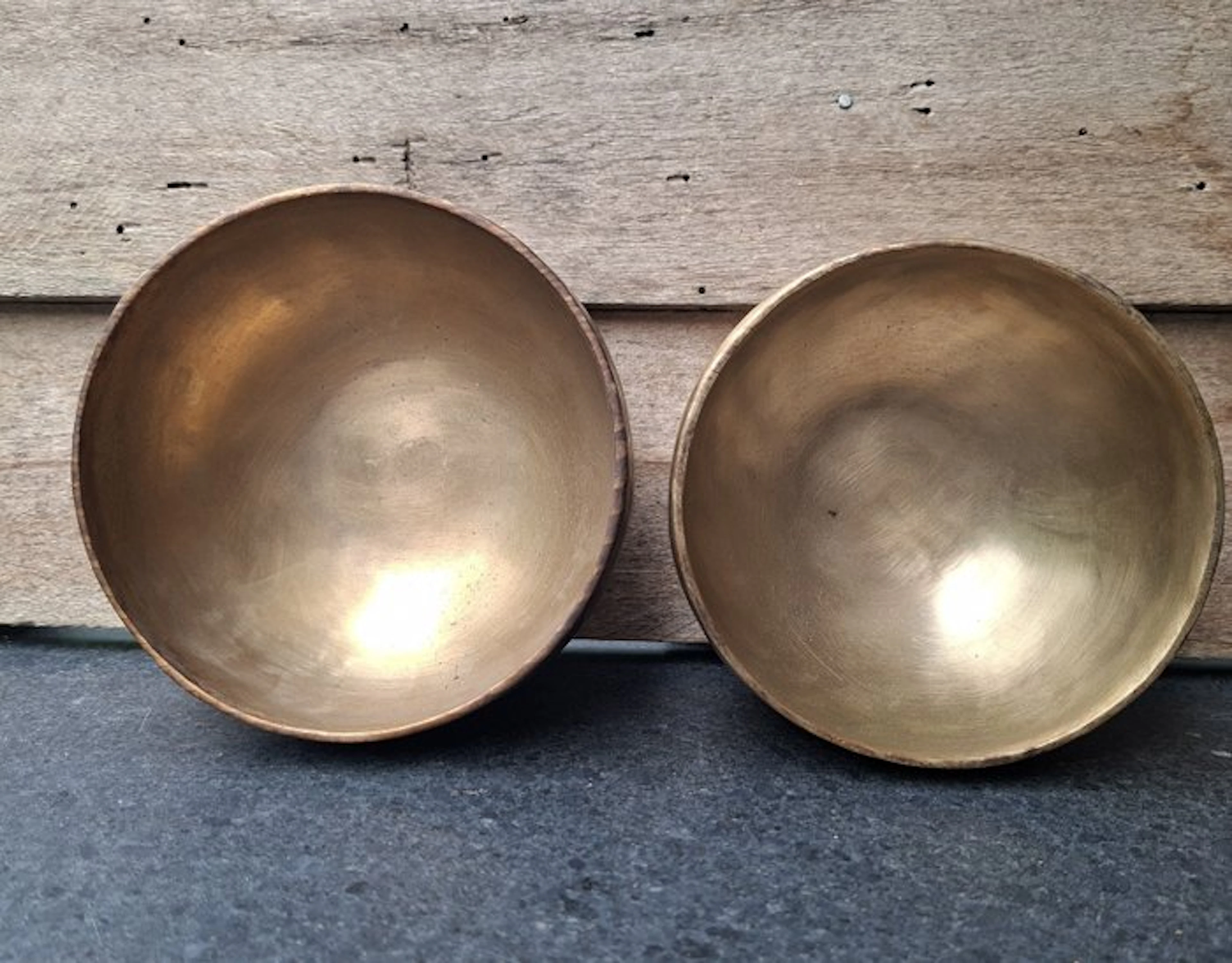 Set of 2 old Jambati singing bowls - Nepal - Early 20th century