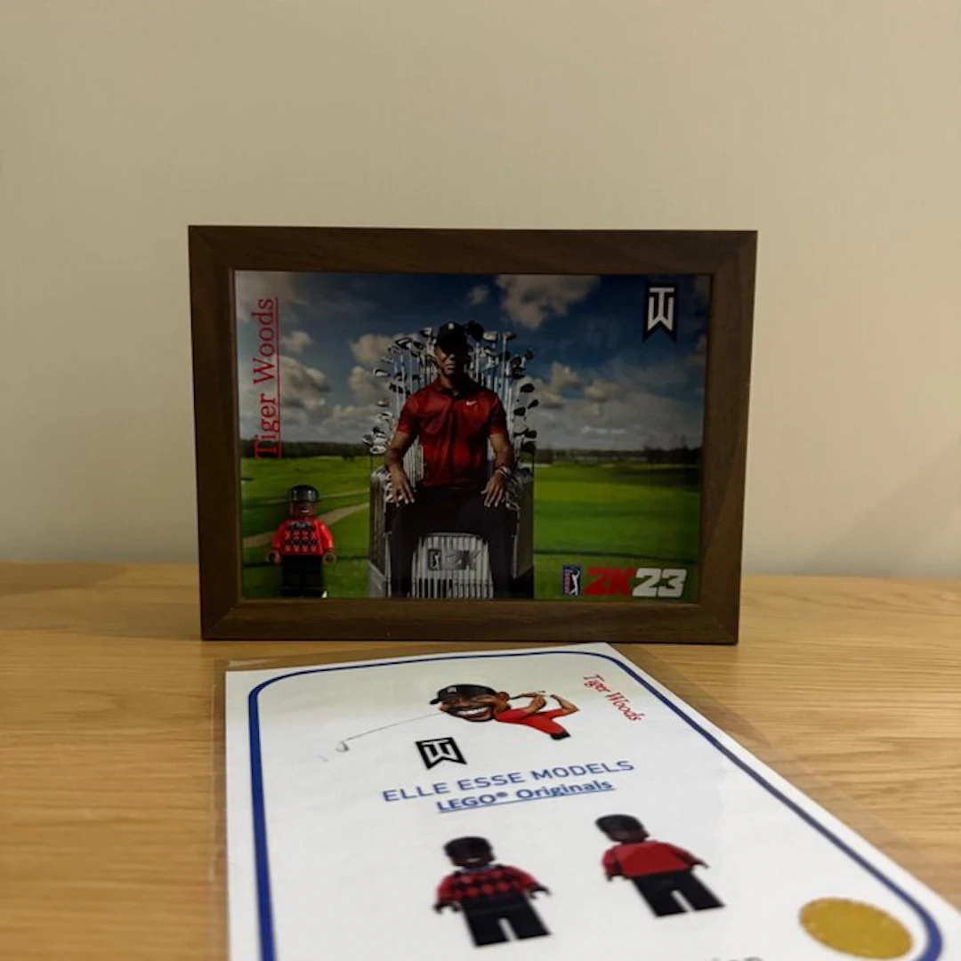 LEGO - Limited edition - Tiger Woods Custom Display...