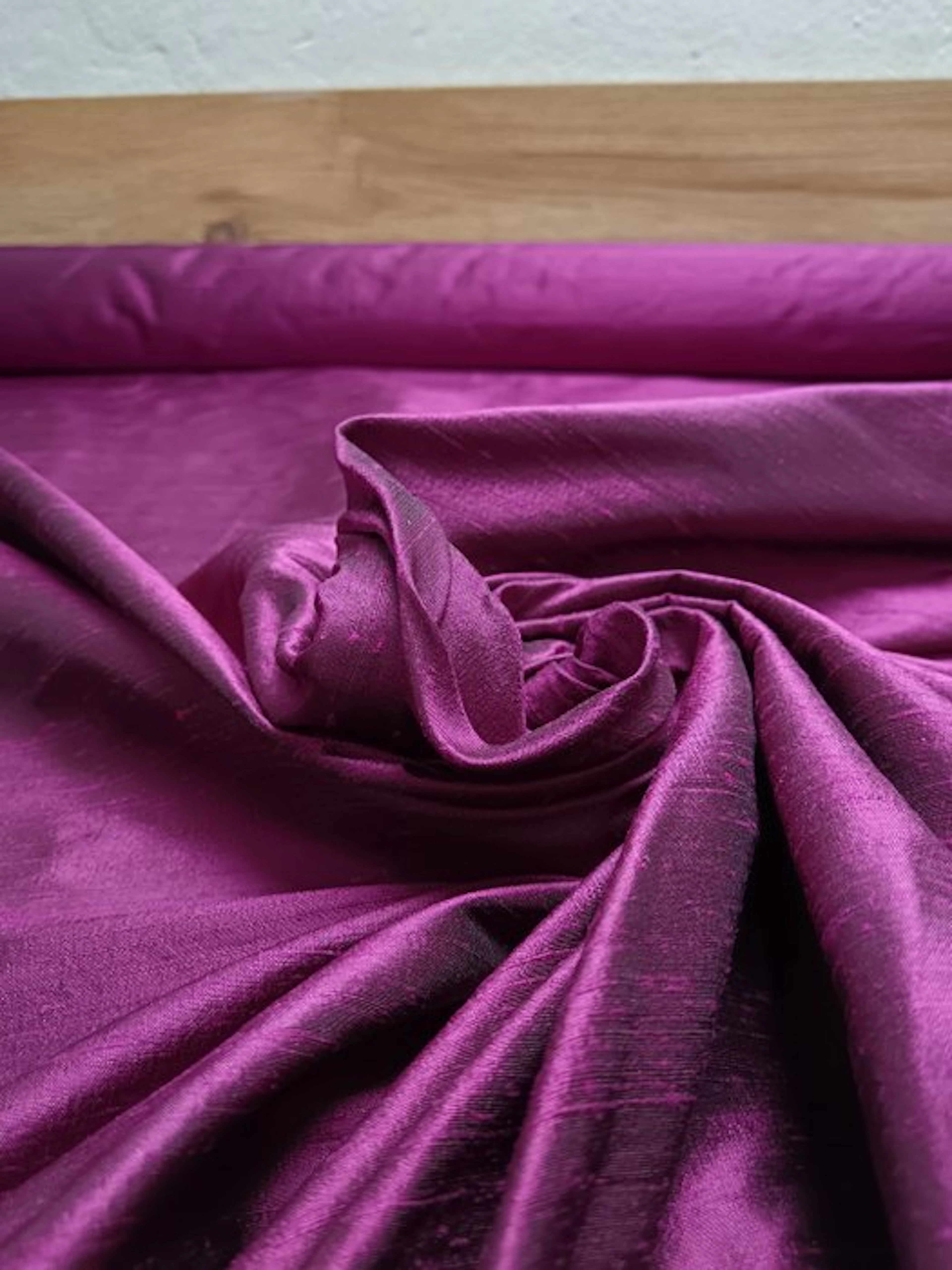 Silk shantung E 676. 1.30 x 6 m - Textile - 600 m - 130 m - Shantung silk