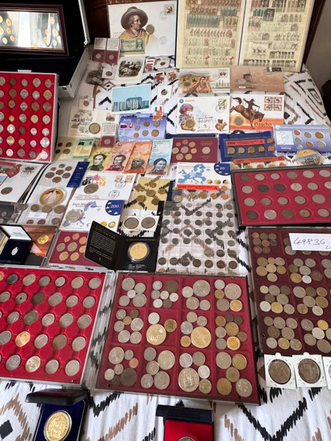 World. Collection de monnaies du monde/medailles/billets (No reserve price)