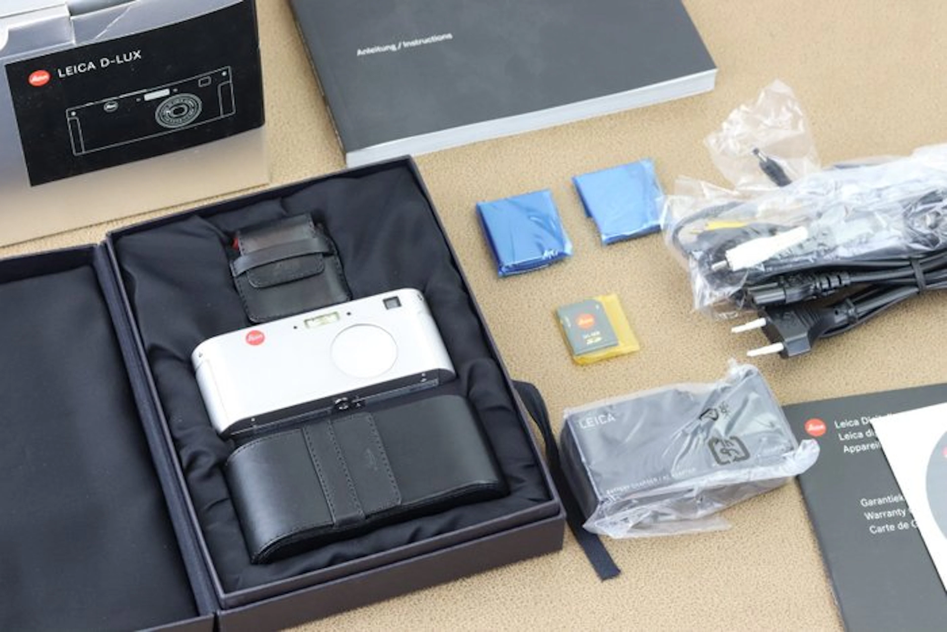 Leica D-lux 1, Nieuw Digital compact camera