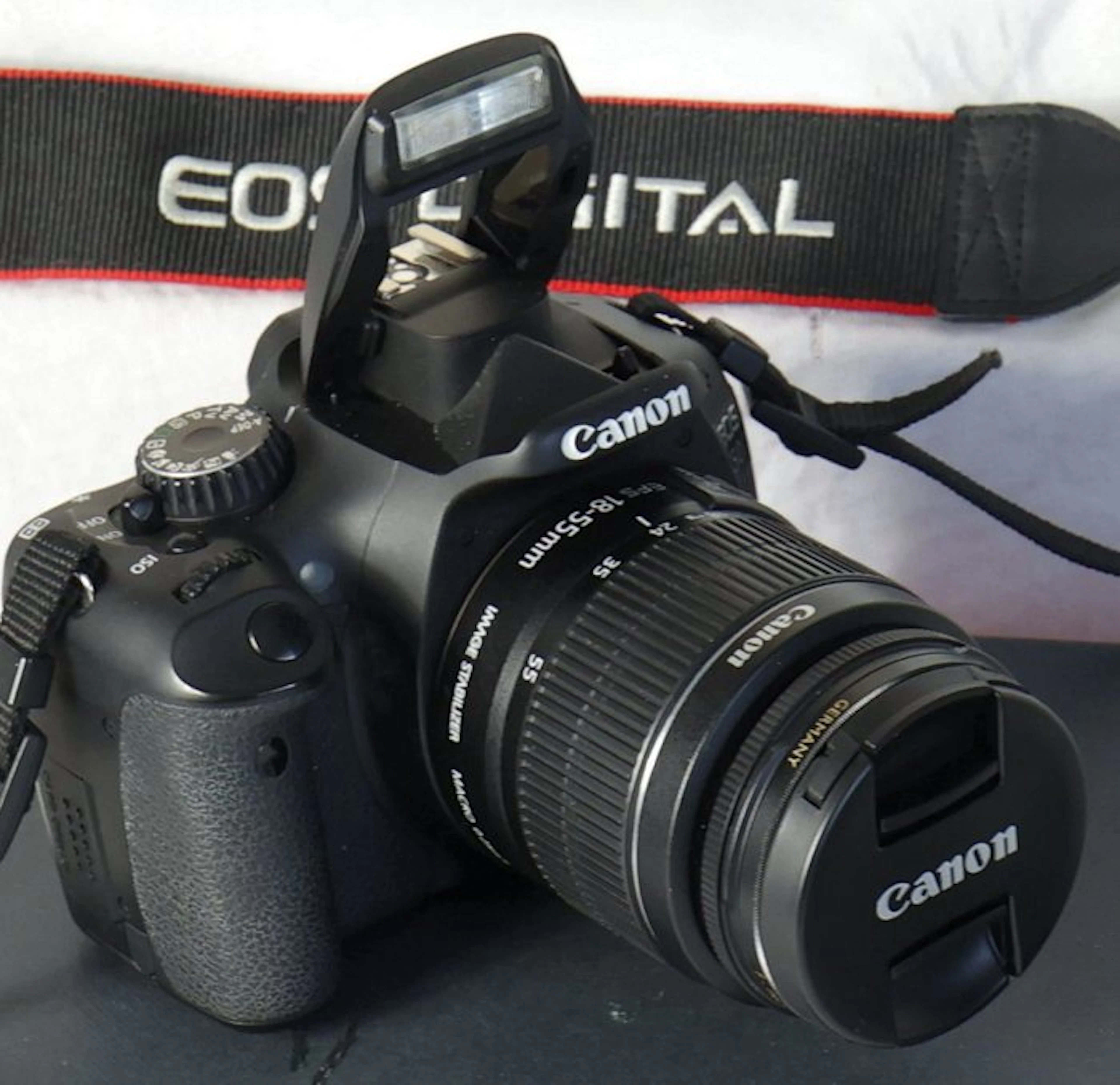 Canon EOS 550Dmet EF-S 18-55mm 1:3.5-5.6 IS II en overige...