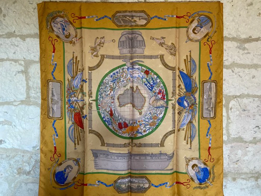 Hermès - " Le Géographe" Par Sandra Laroche 1992 soie brochée - Scarf