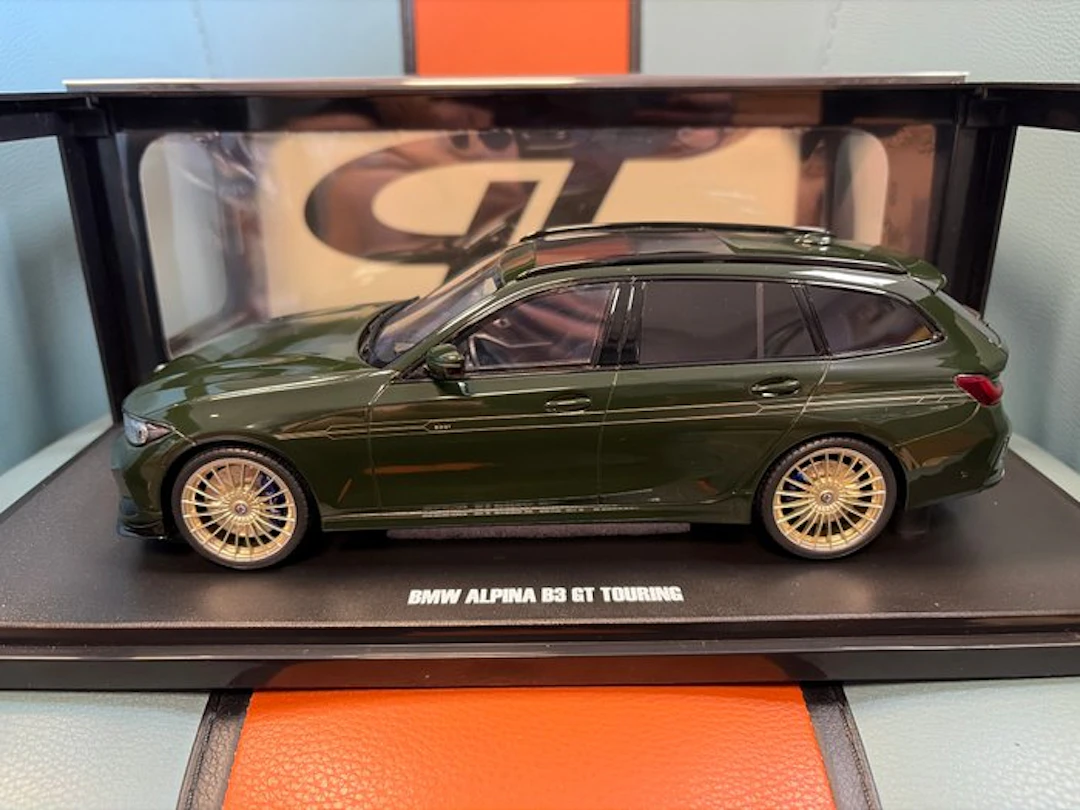 GT Spirit 1:18 - Model sports car - BMW Alpina B3 GT Touring