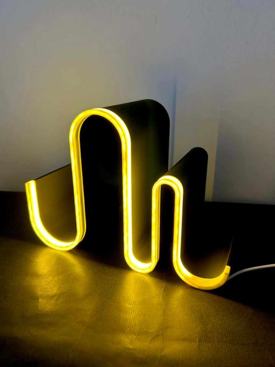 TiWo Design - Magazine rack - Space Age Wave with Light...