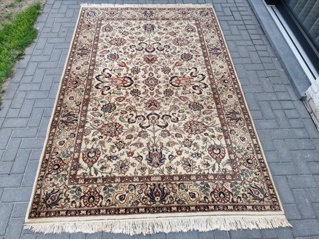 Carpet - 282 cm - 191 cm