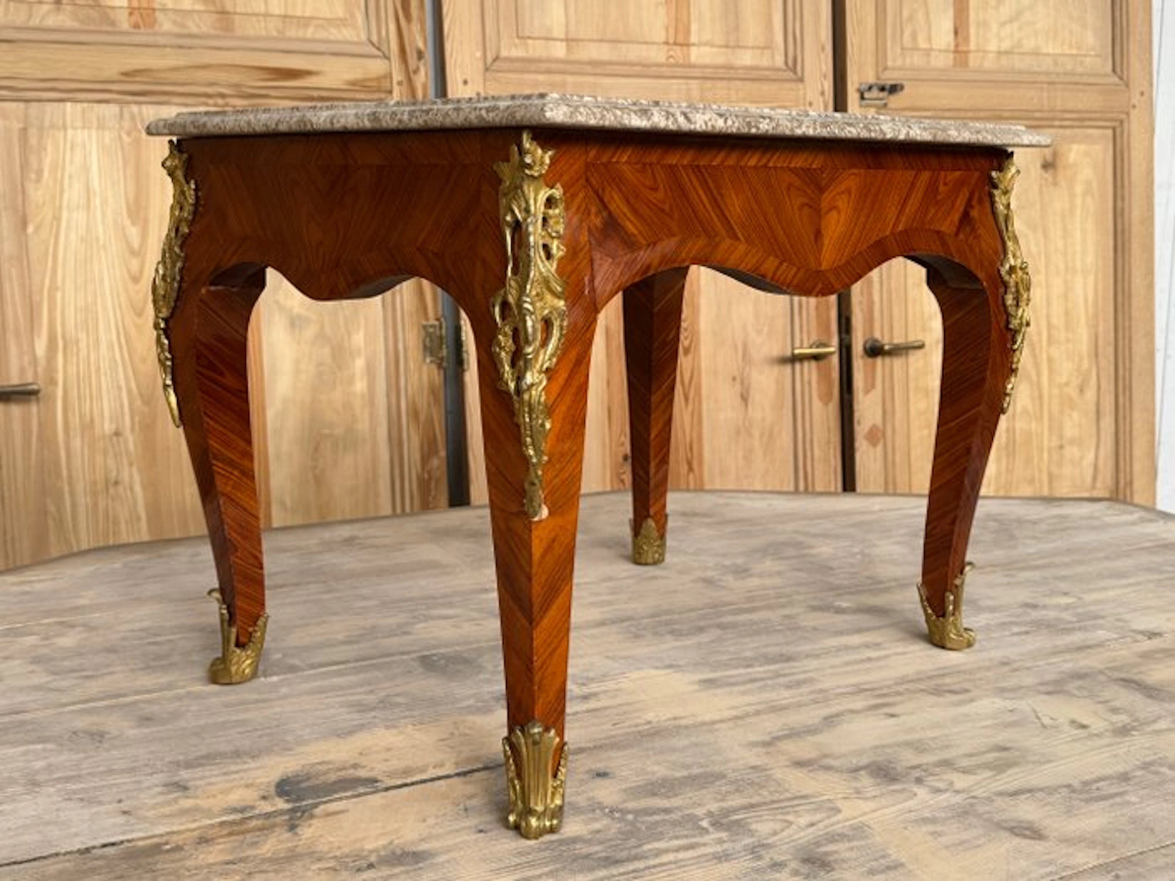 Coffee table - Side table