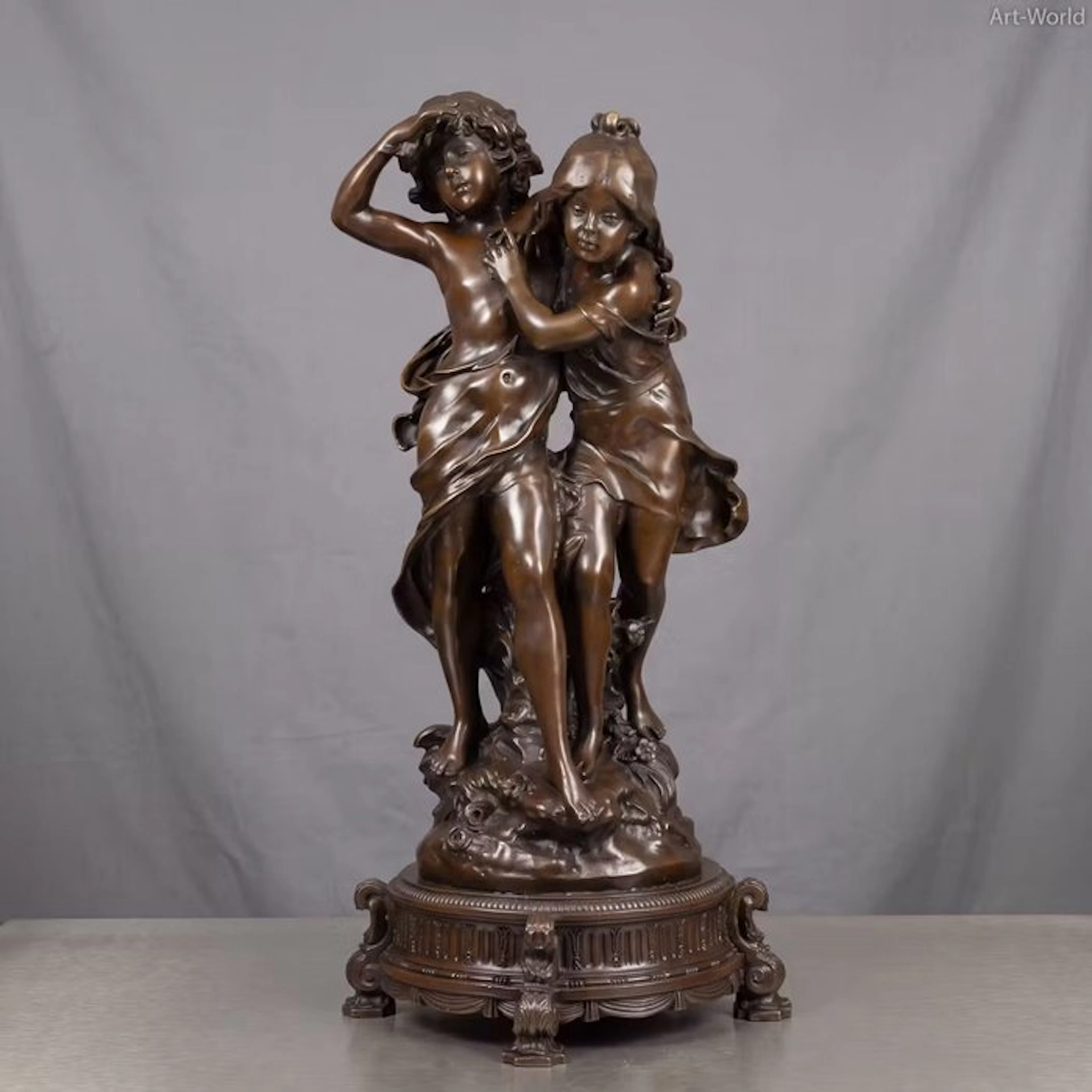 Statue, Exclusief sculptuur van een jongen en meisje 58...