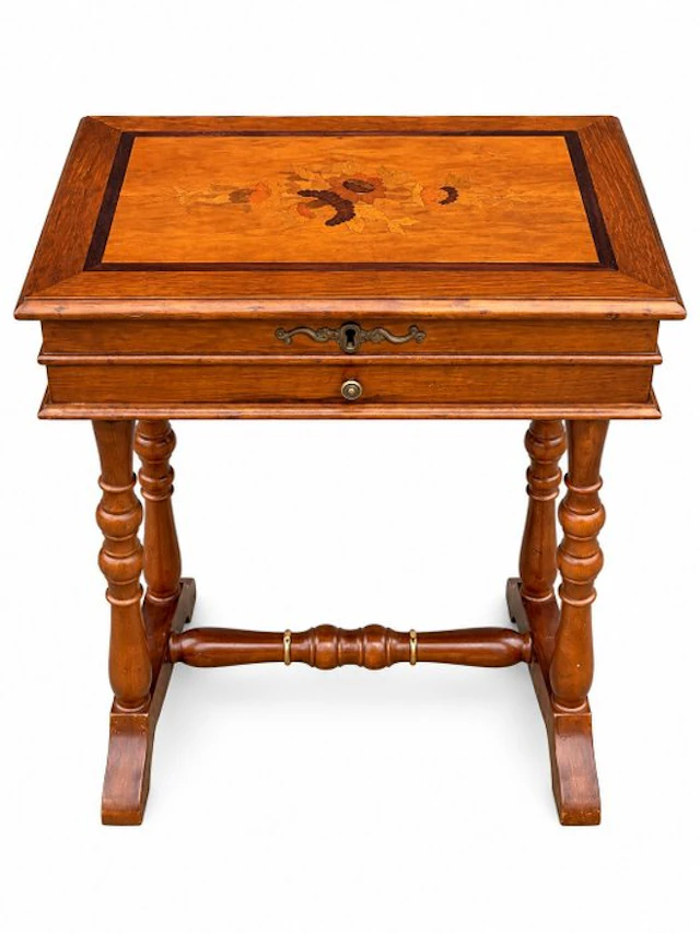 Coffee table - Mahogany - antique work table