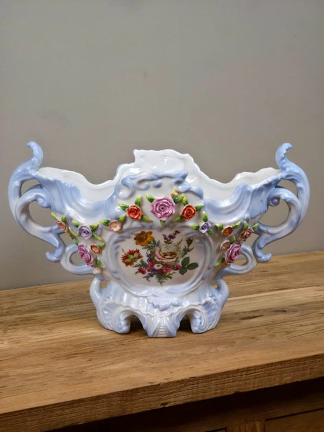 Centrepiece - Porcelain - Flower Sèvres table centerpiece.