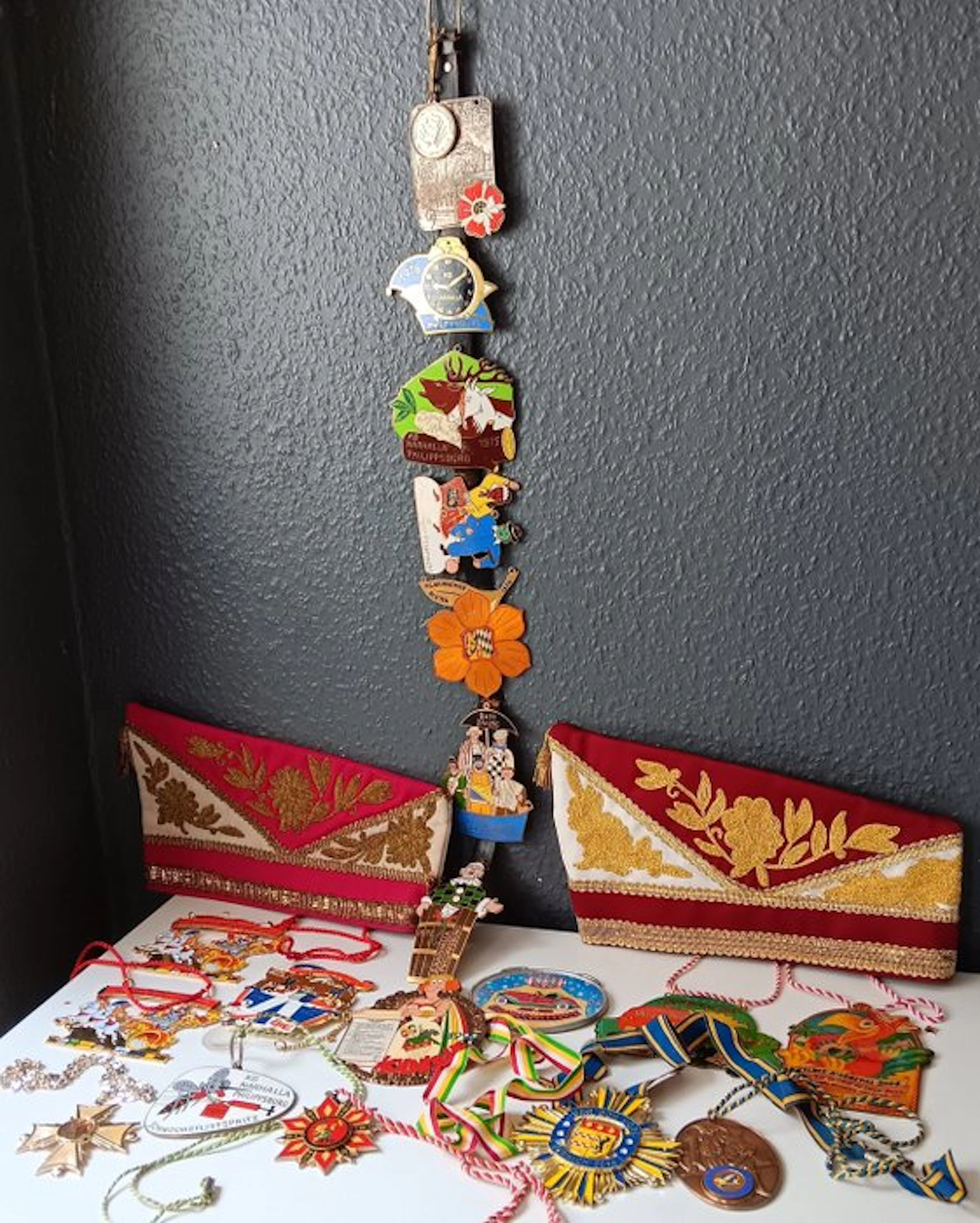 Themed collection - Traditional German Carnival accessories