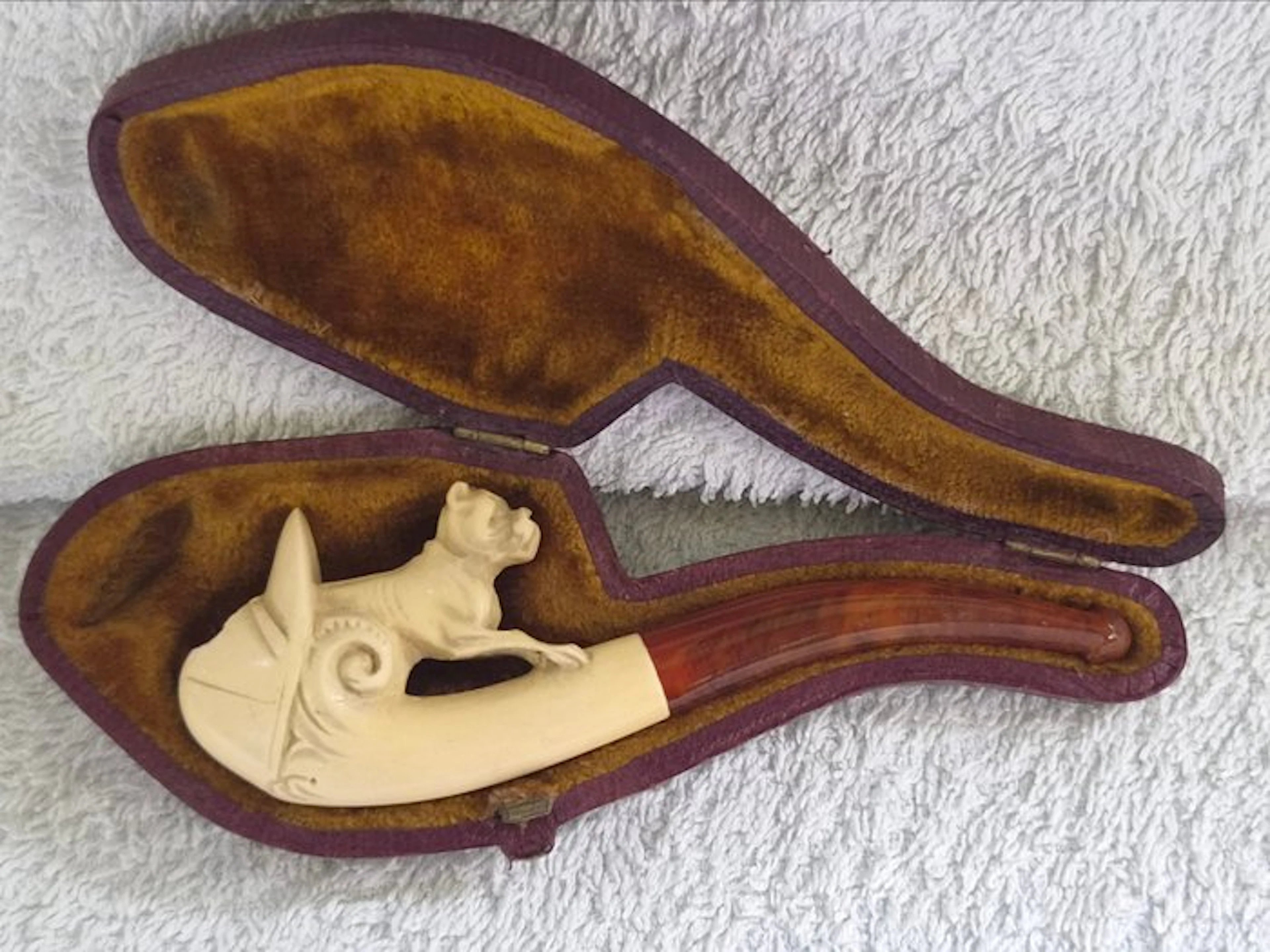 Mops-Bulldogge - Meerschaum pipe - Meerschaum-amber-leather-velvet-brass