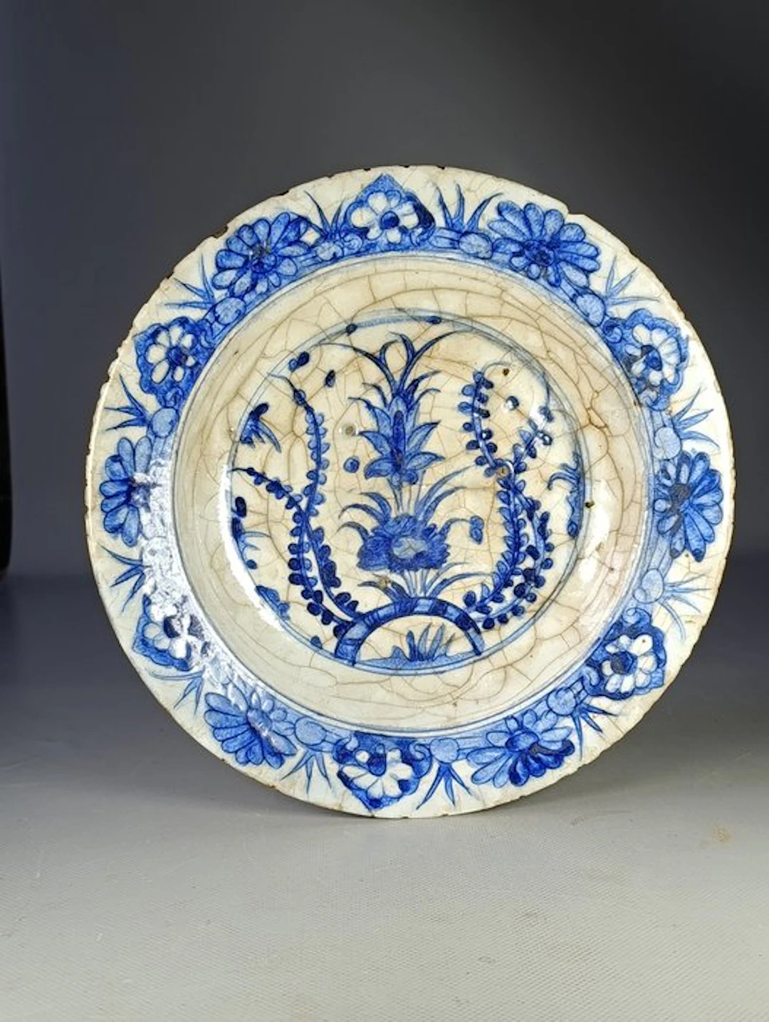 Dish - Important and Rare Large Faience Plate 'Kubachi'...
