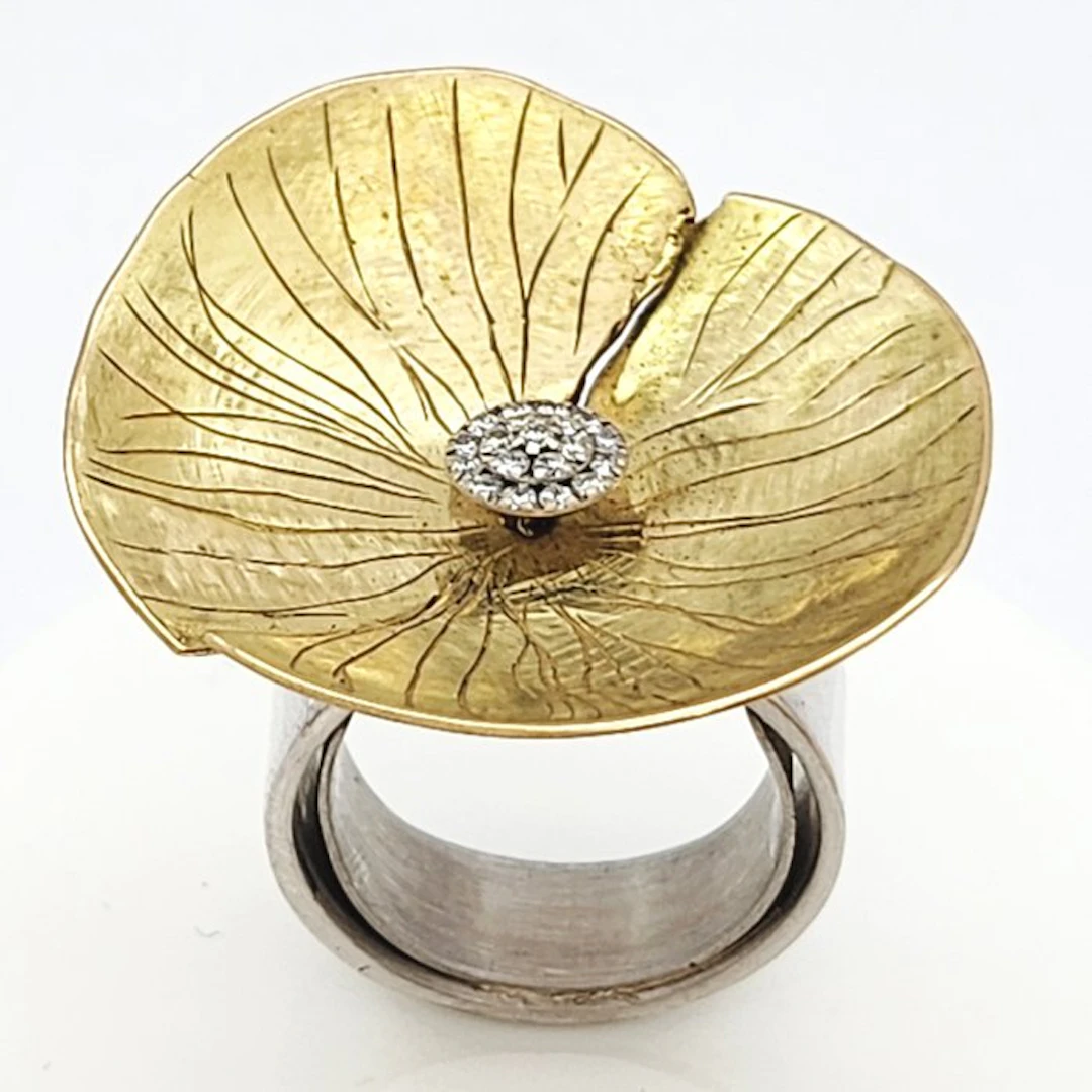 Ring - 18 kt. Yellow gold, White gold - 0.19ct. tw. Diamond (Natural)