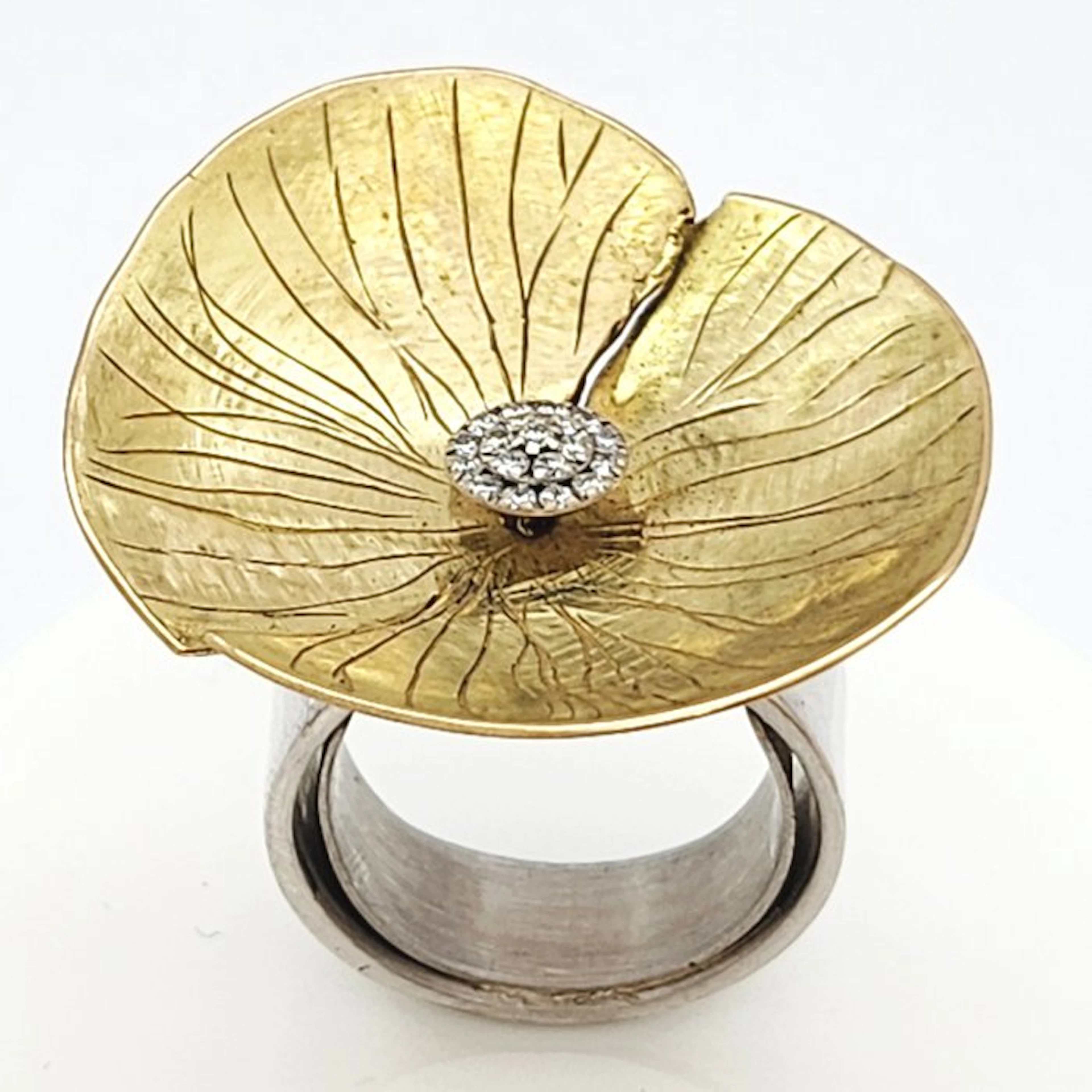 Ring - 18 kt. Yellow gold, White gold - 0.19ct. tw. Diamond (Natural)