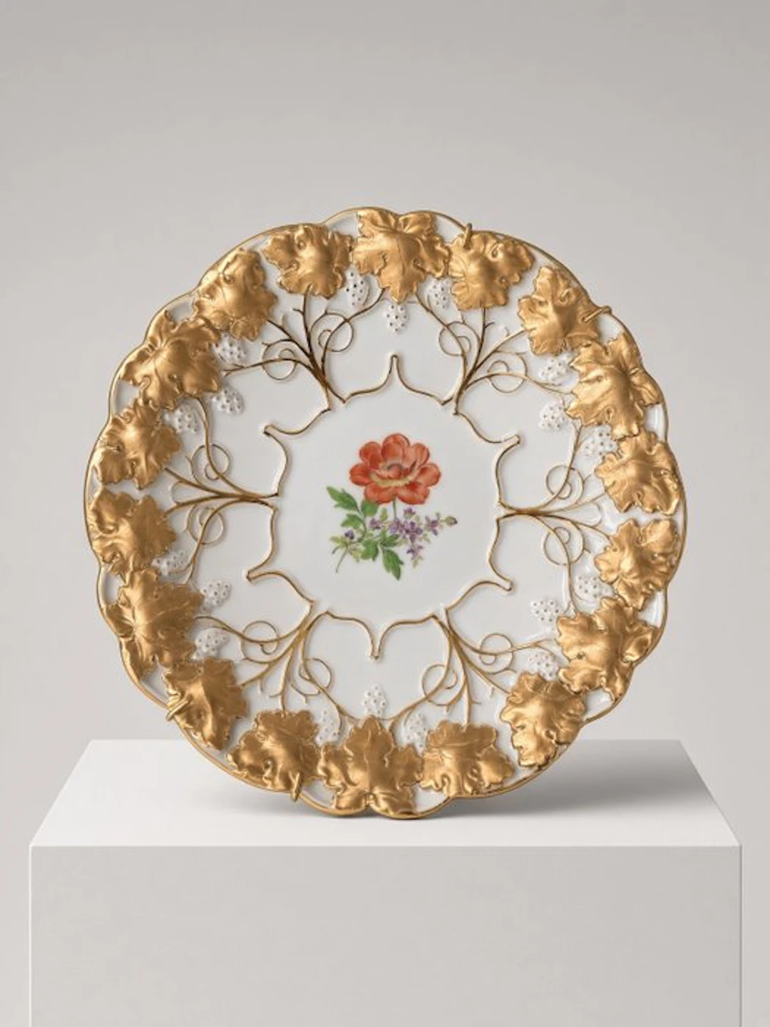Meissen - Wall plate - A Fine Meissen Porcelain Gilt...