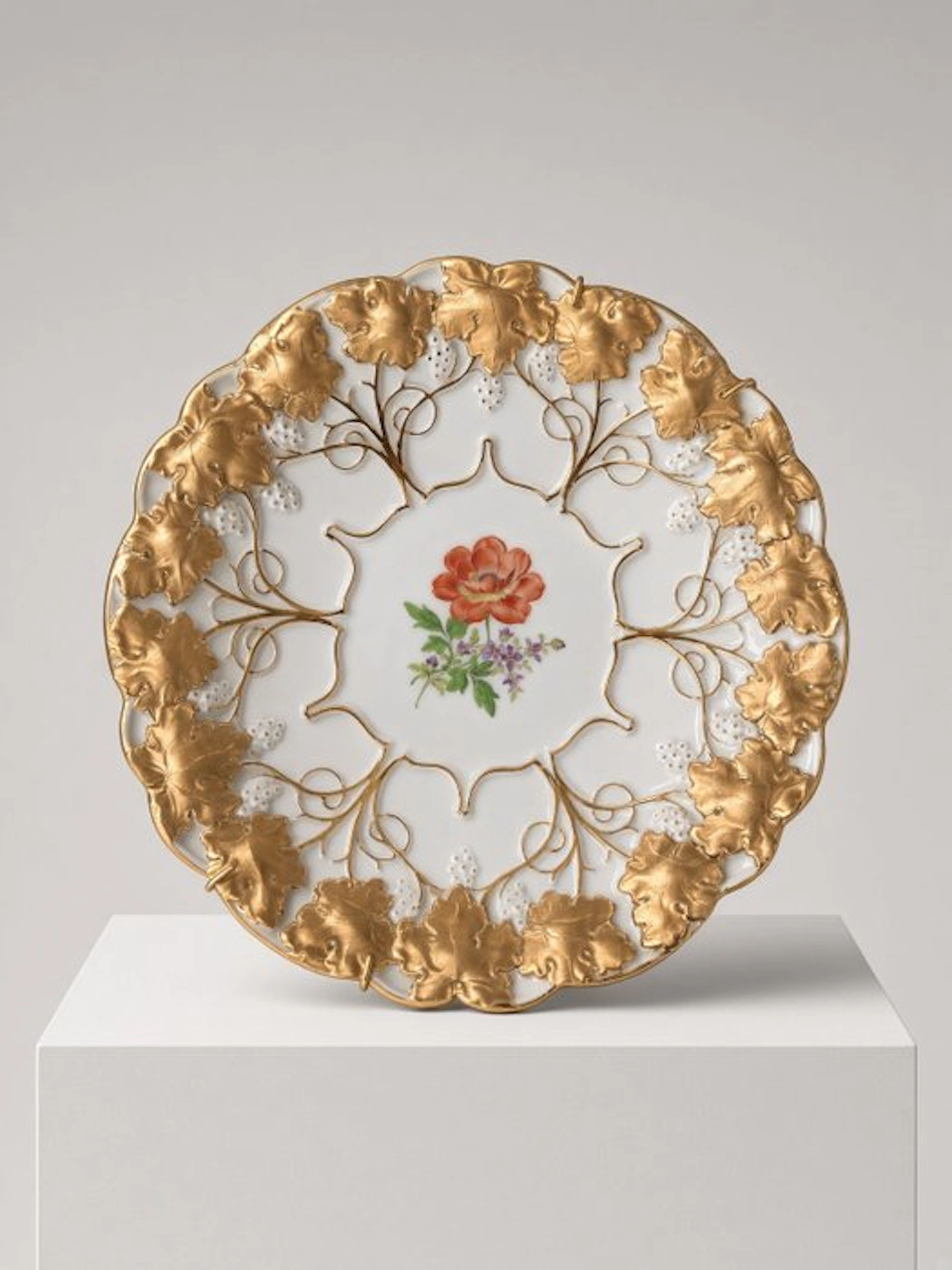 Meissen - Wall plate - A Fine Meissen Porcelain Gilt...