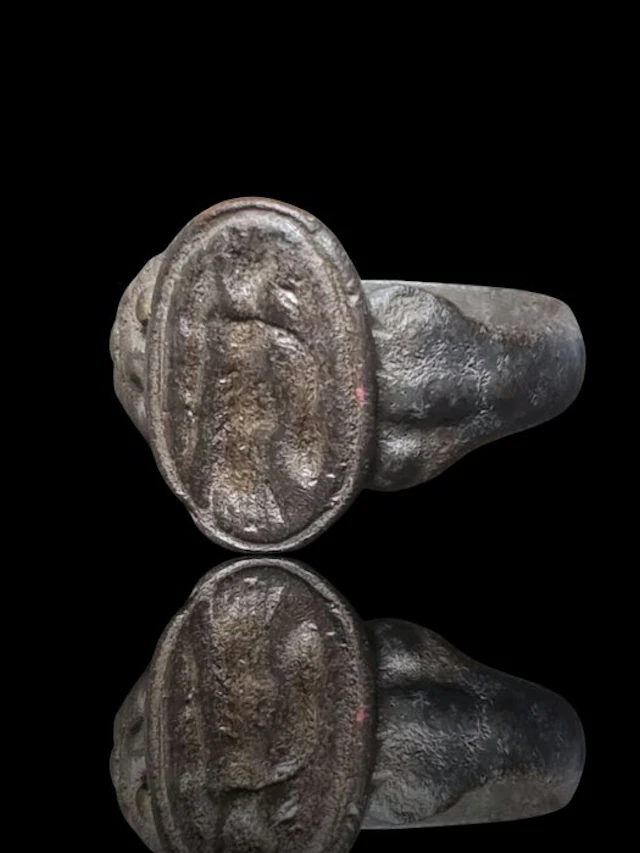 Ancient Roman Stunning & Rare Guard Seal Ring (No reserve price)