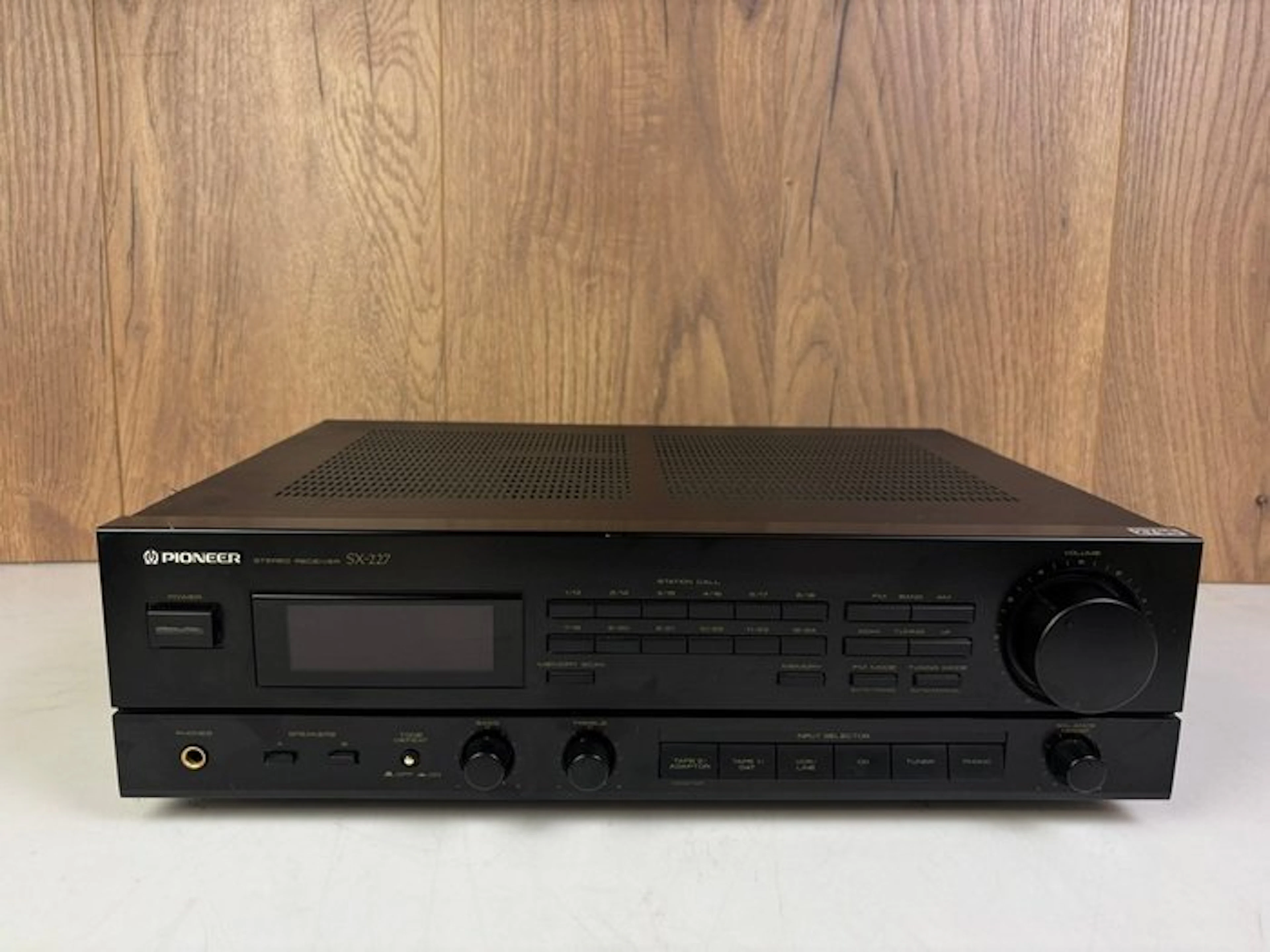 Pioneer - SX-227 Solid state stereo receiver
