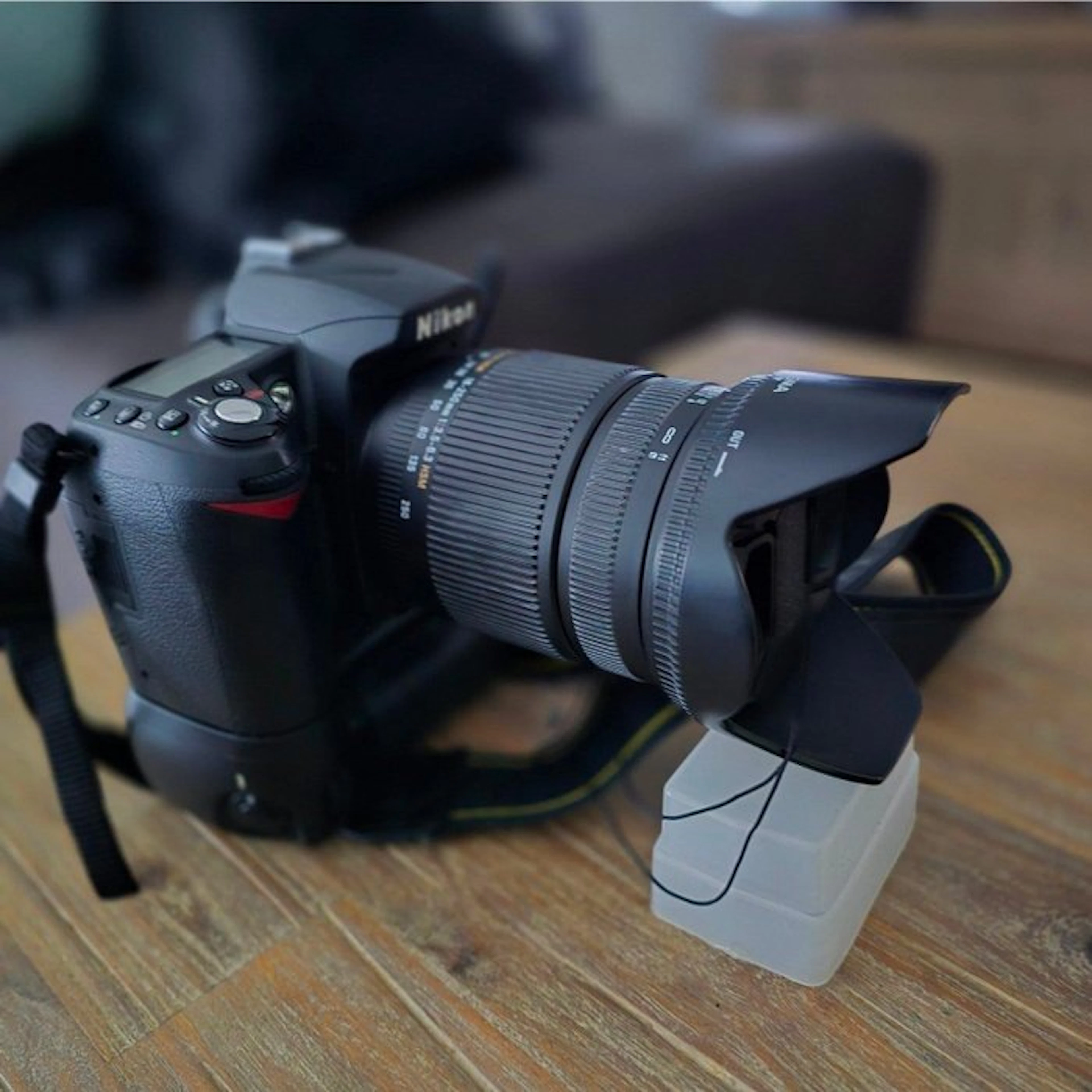 Nikon D90 Set + Sigma 18-250mm F3.5-6.3 DC MACRO OS HSM...