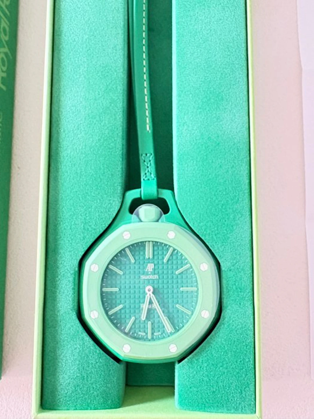 Swatch Royal Pop - Swatch × Audemars Piguet GREEN EIGHT...